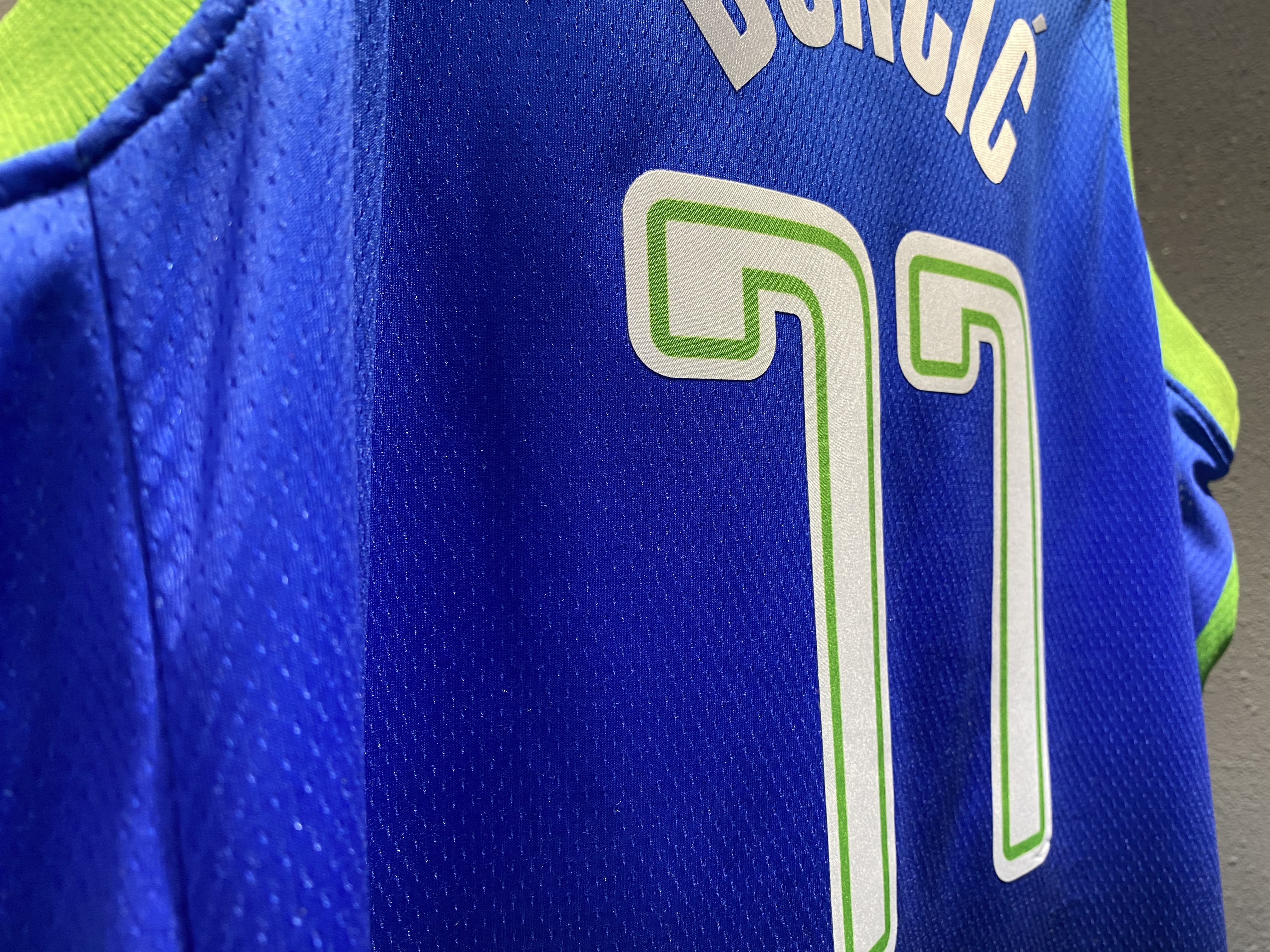 Dallas Mavericks Gradient Blue Jersey