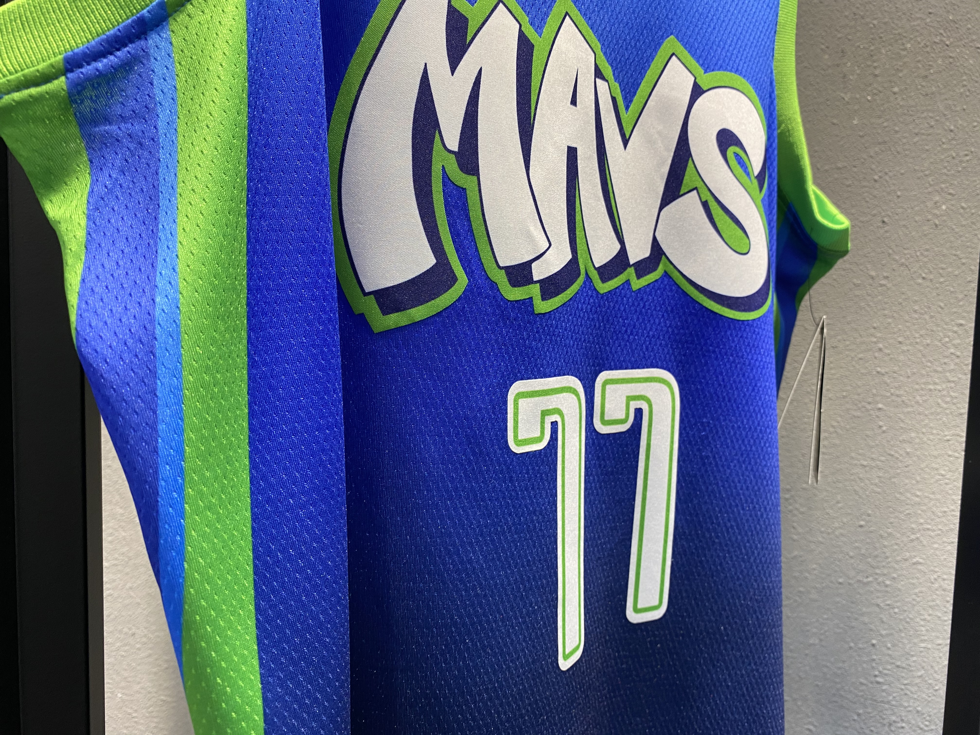 Dallas Mavericks Gradient Blue Jersey