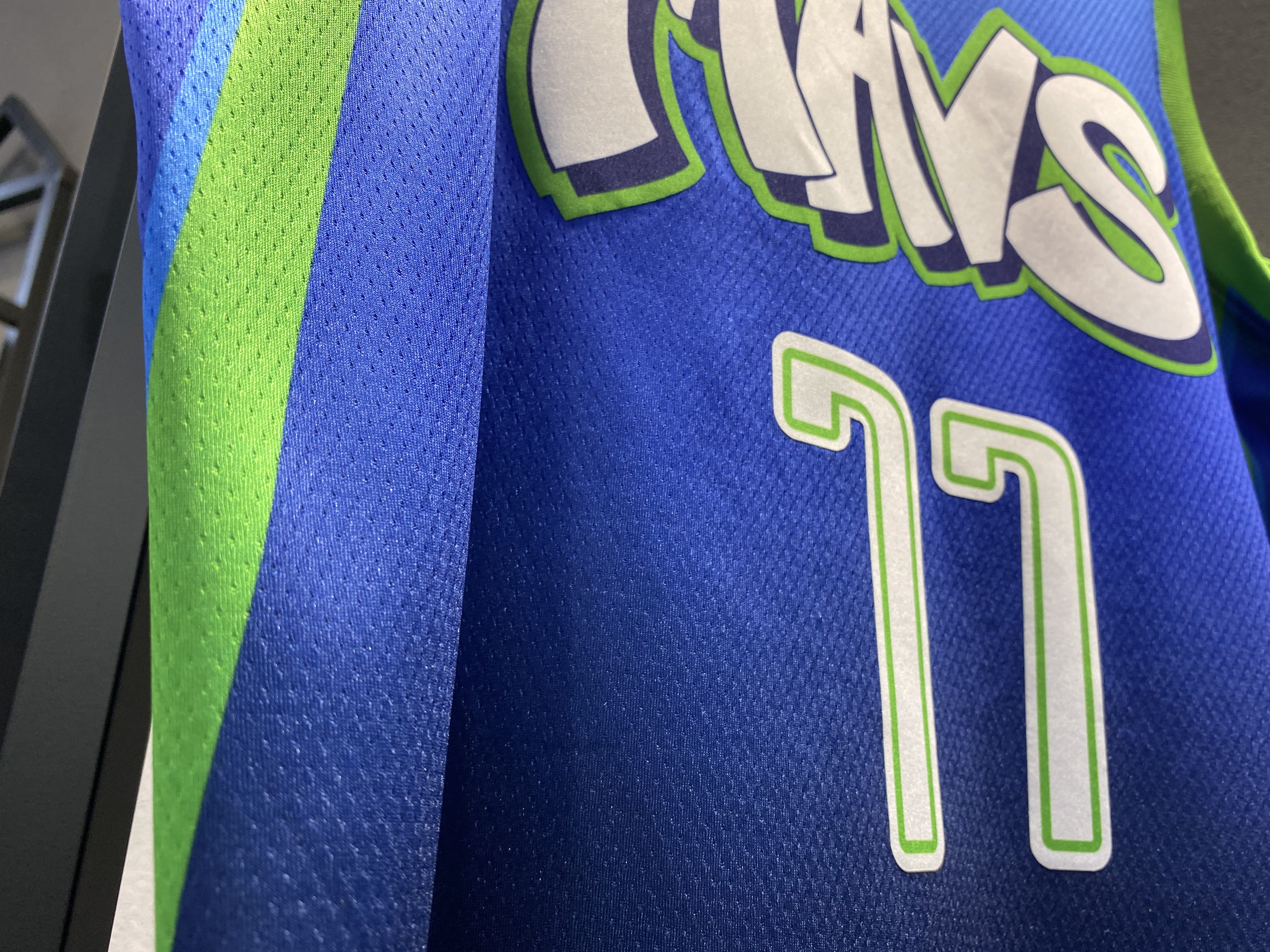 Dallas Mavericks Gradient Blue Jersey