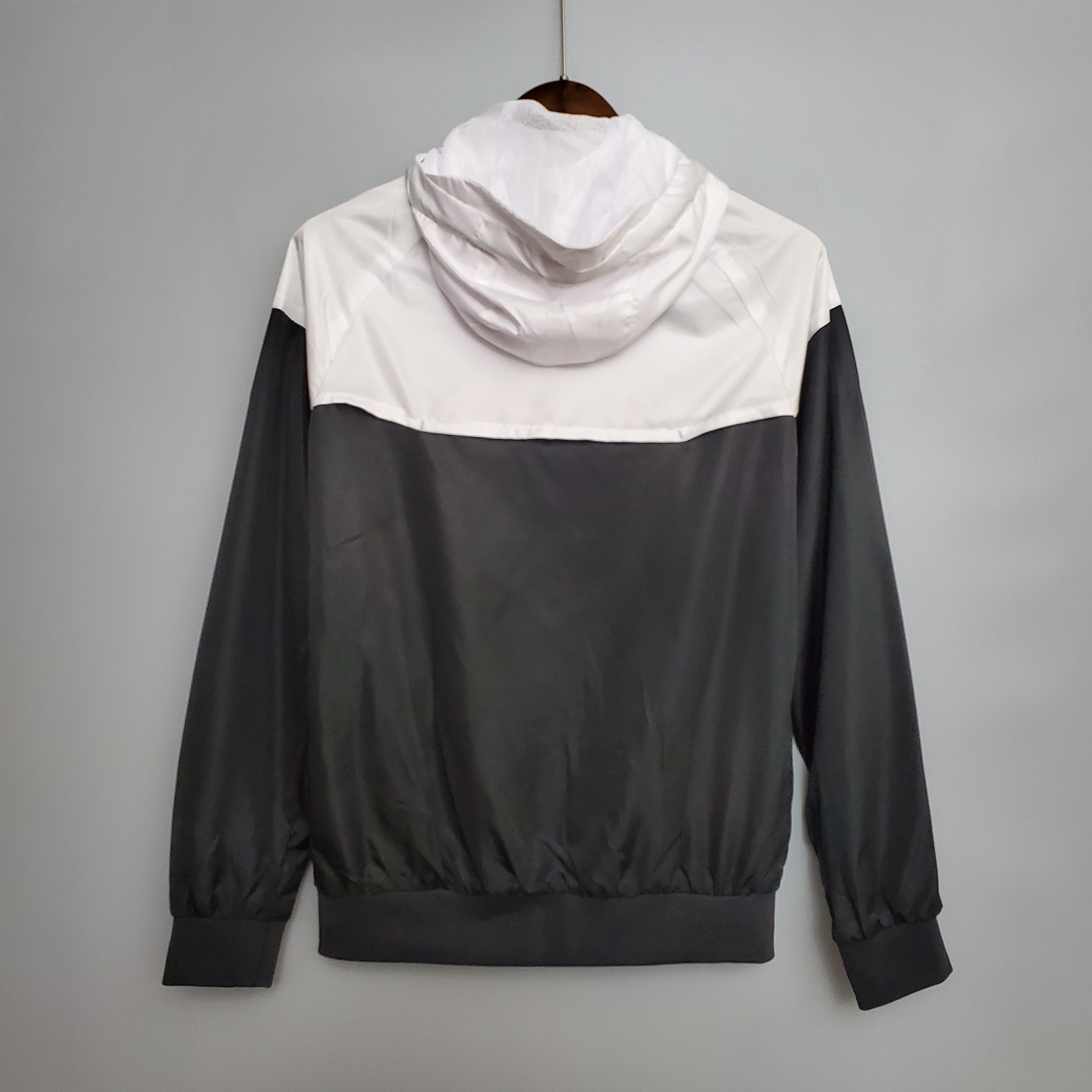 classic style Windbreaker PSG Black and White S-XXL/ PSG 防风衣