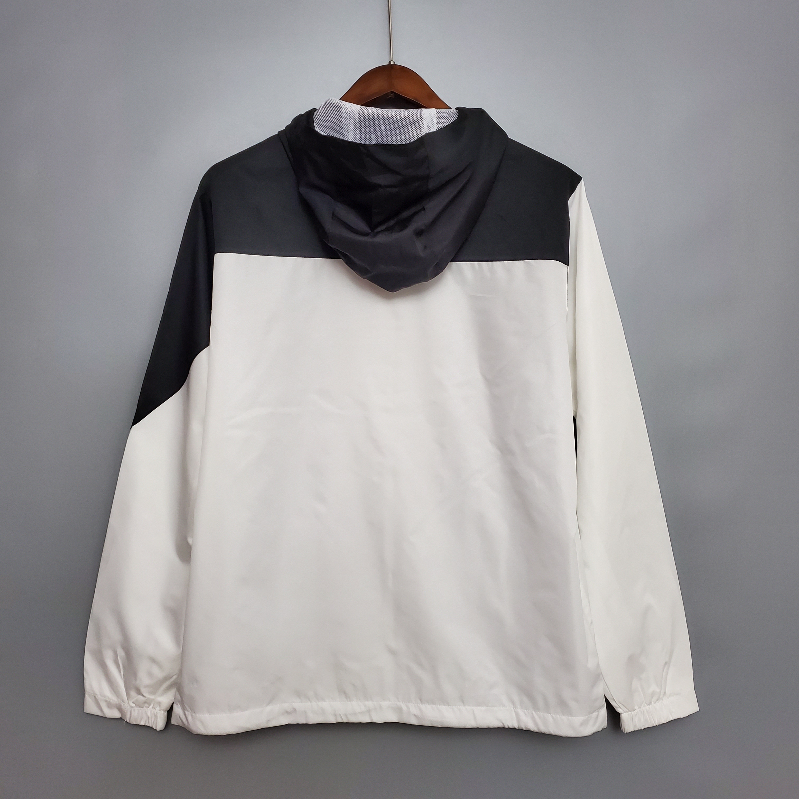 Windbreaker Santos Black and White S-XXL