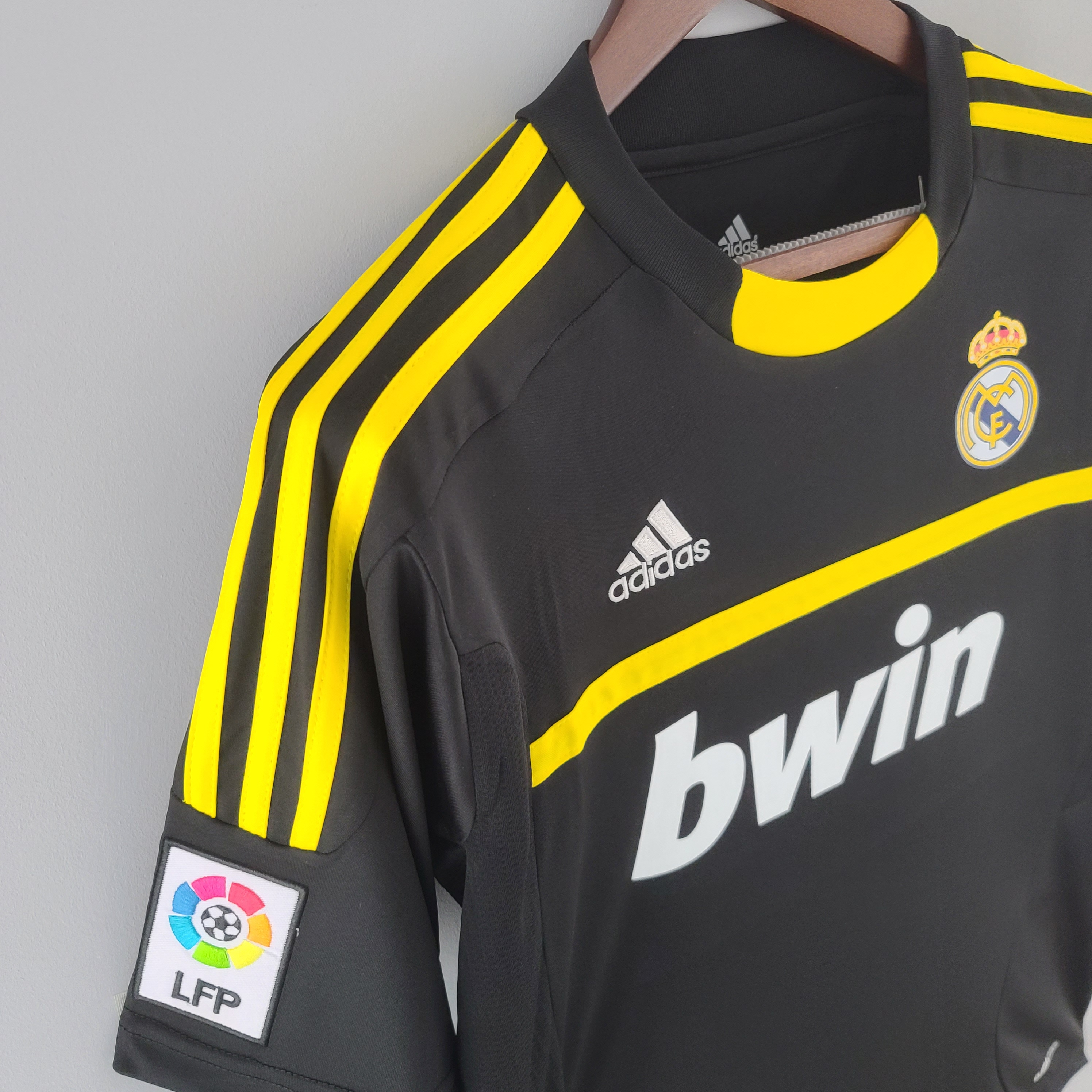 11-12 Real Madrid Black Goal Keeper Retro Jersey/11-12 皇马守门员黑色