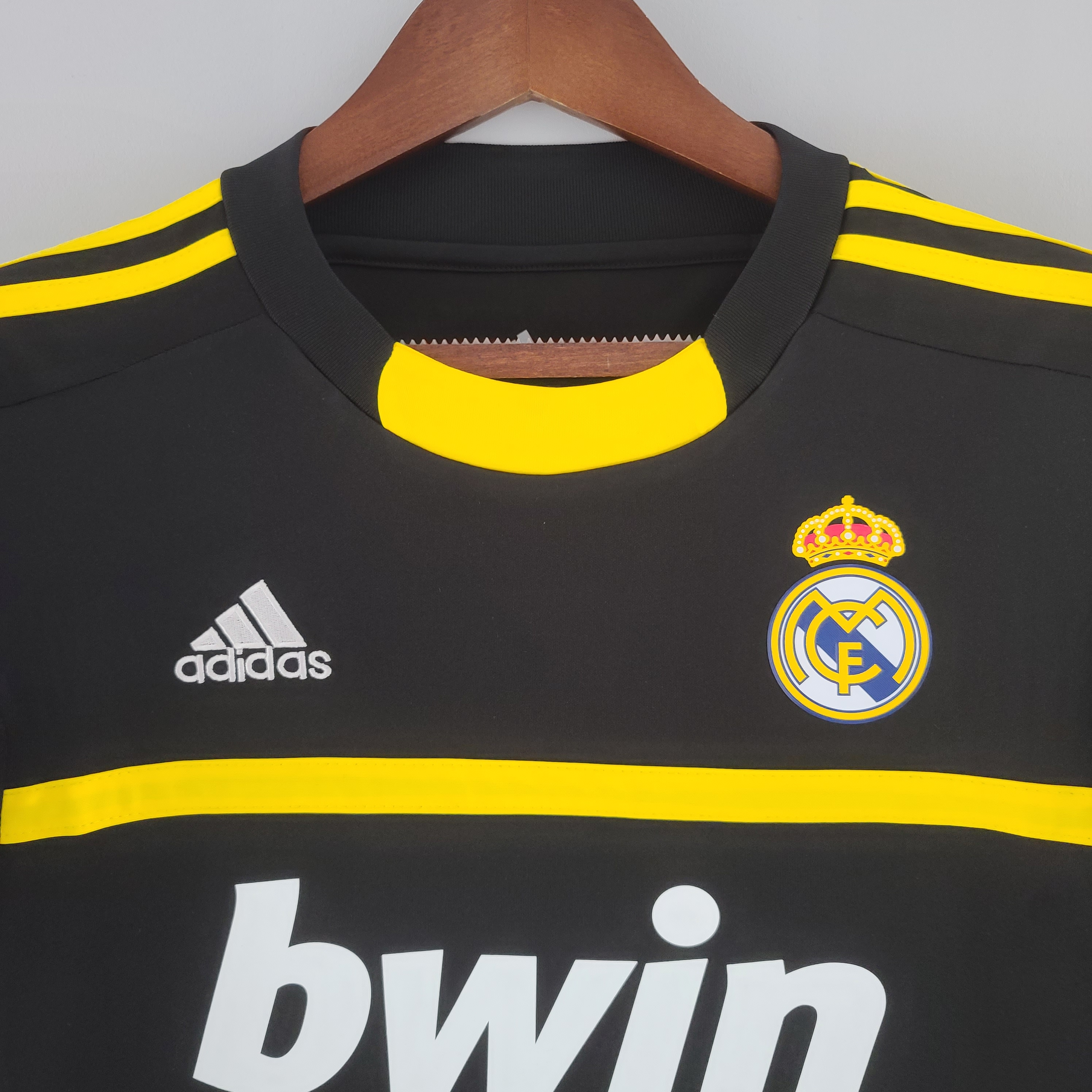 11-12 Real Madrid Black Goal Keeper Retro Jersey/11-12 皇马守门员黑色
