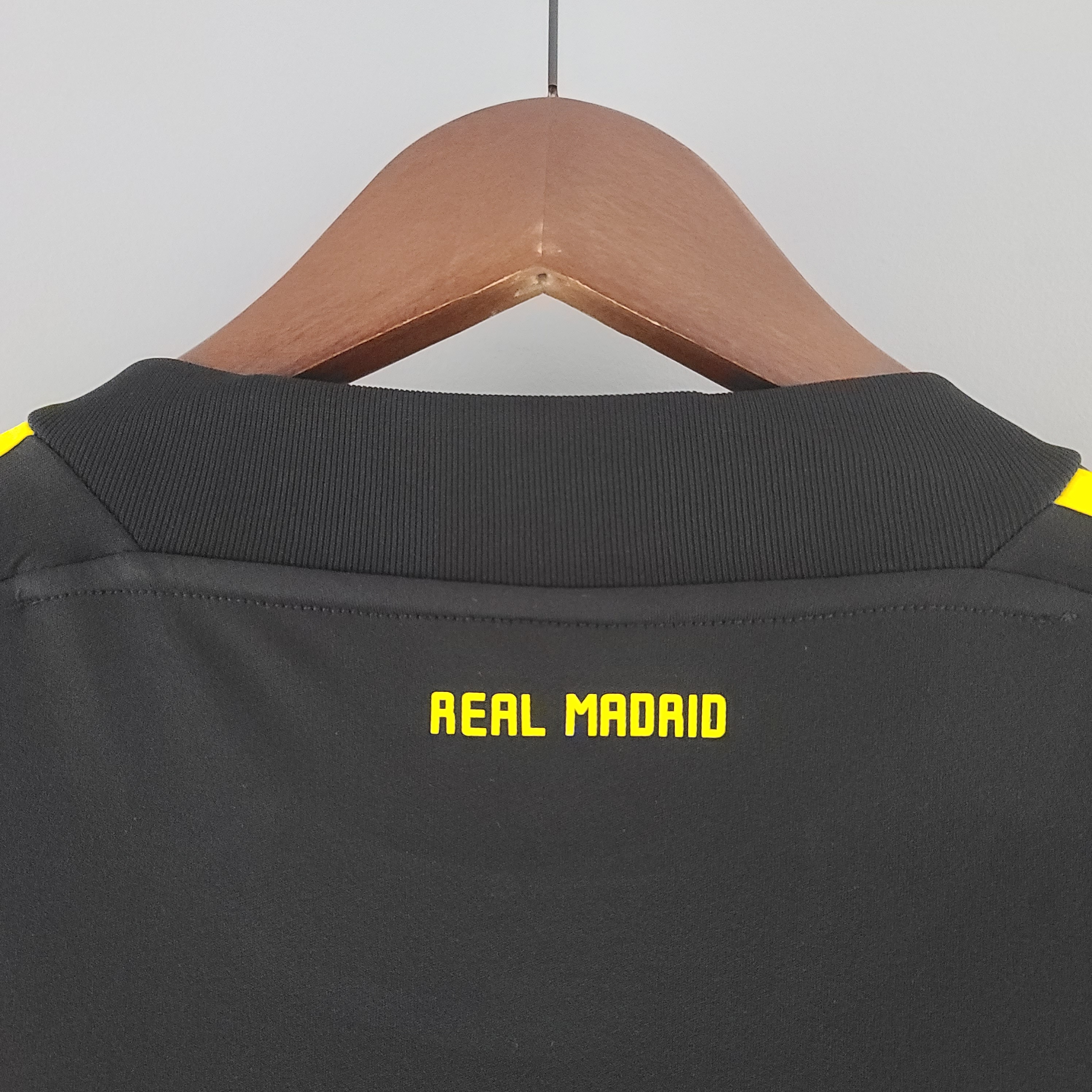 11-12 Real Madrid Black Goal Keeper Retro Jersey/11-12 皇马守门员黑色