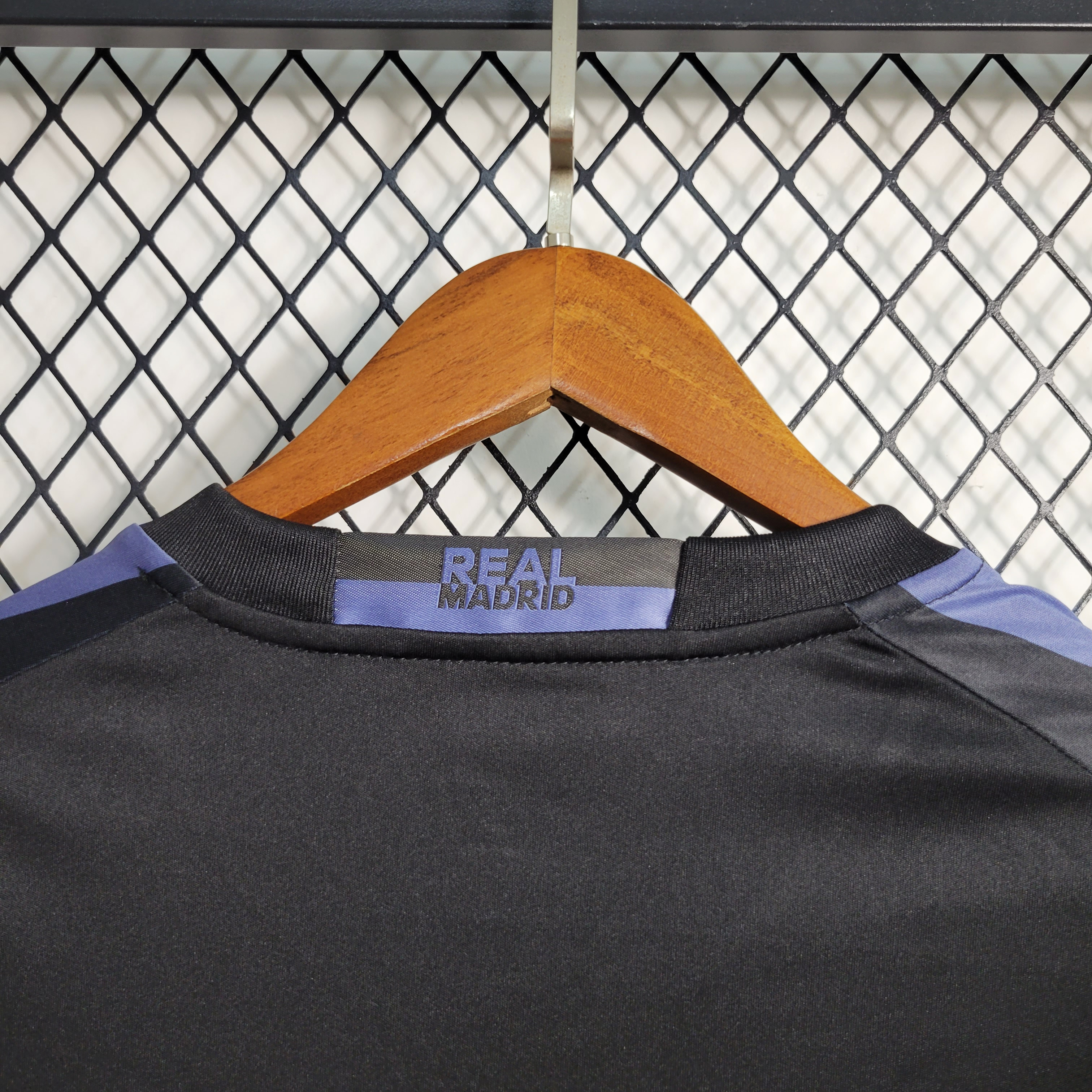 16-17 Real Madrid Third Long Sleeve Retro Jersey/16-17 皇马第二客场长袖