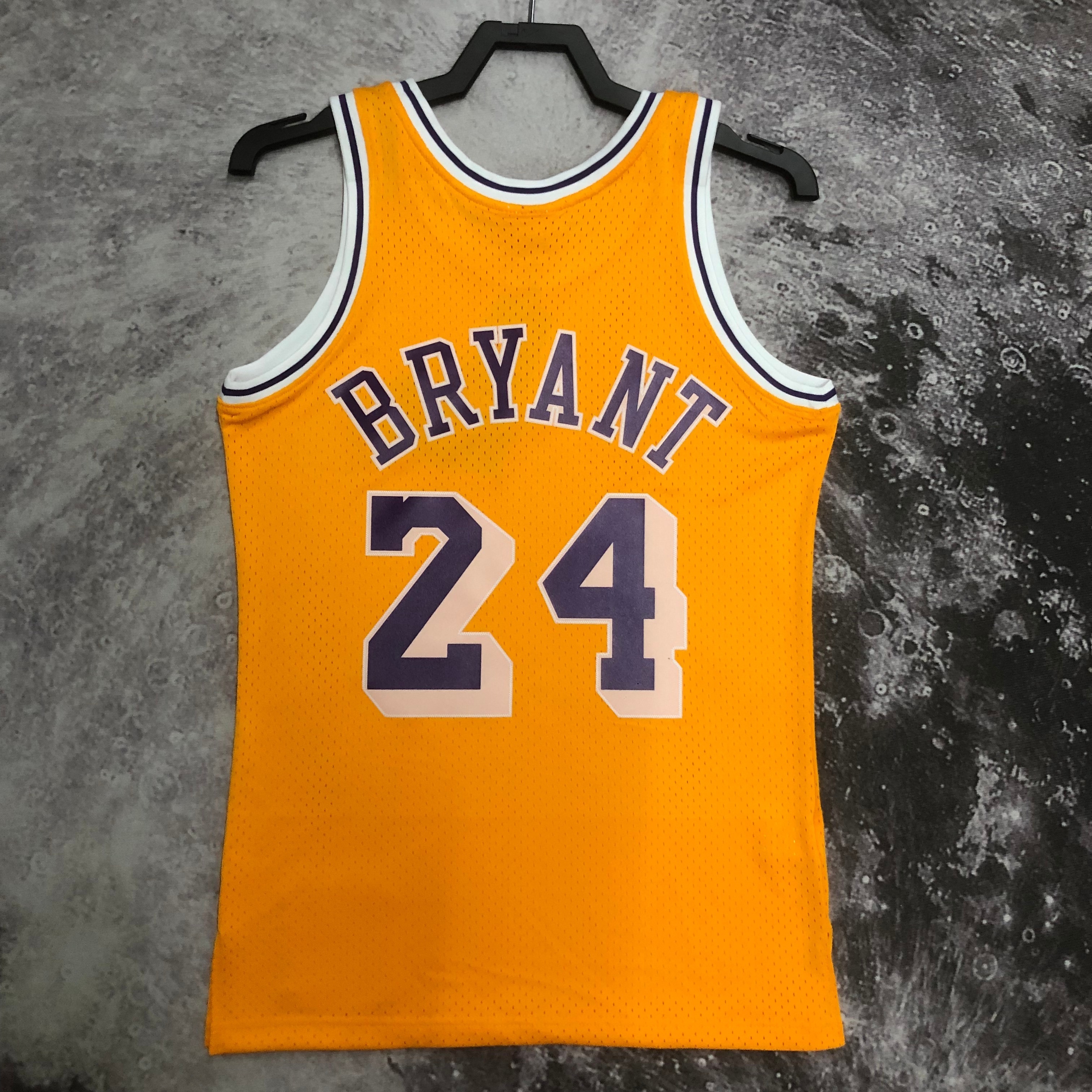 M&N 07-08 Lakers SW Yellow 24# Bryant
