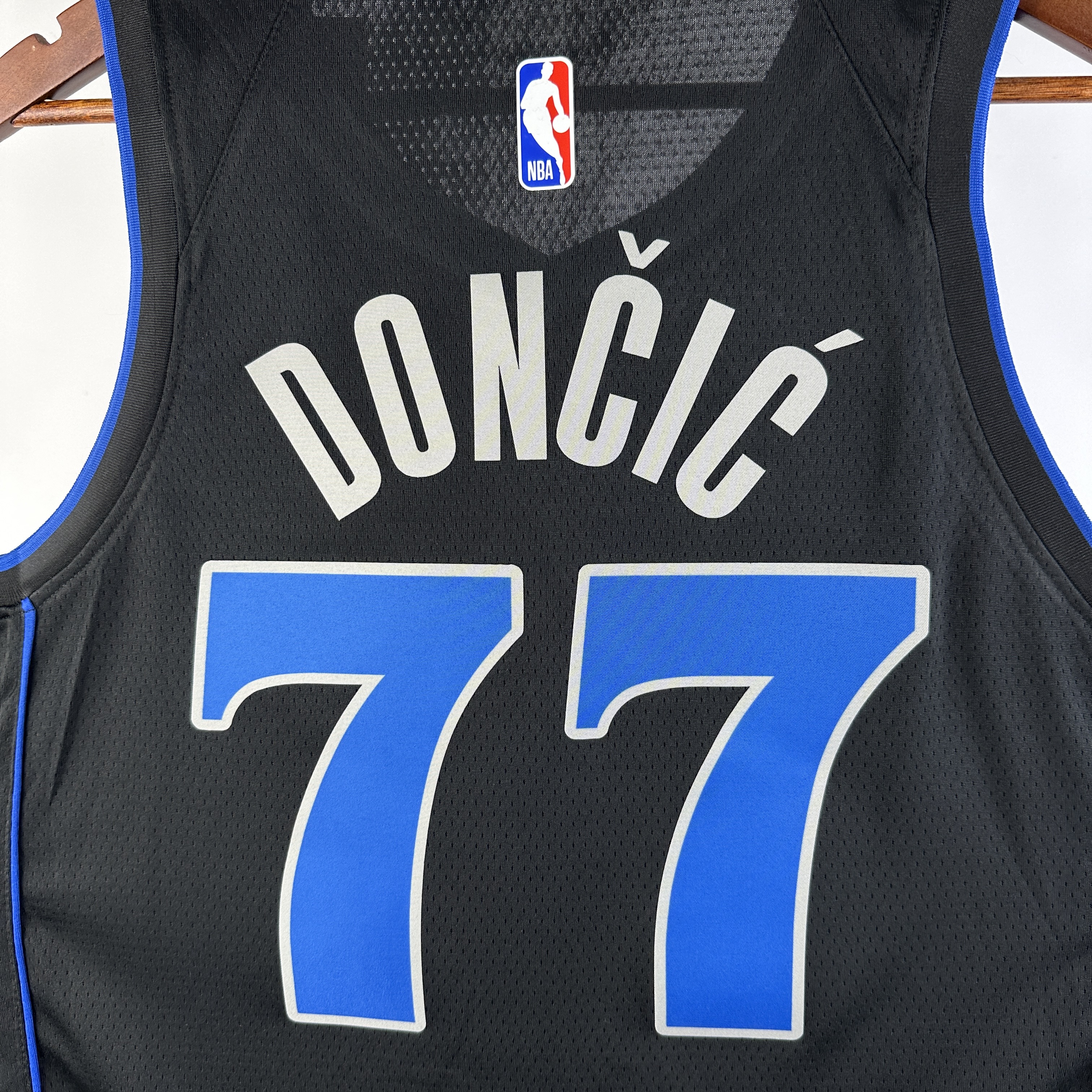 23-24 Dallas Mavericks City Edition Luka Dončić #77 NBA Swingman Jersey/24赛季独行侠城市版77号东契奇