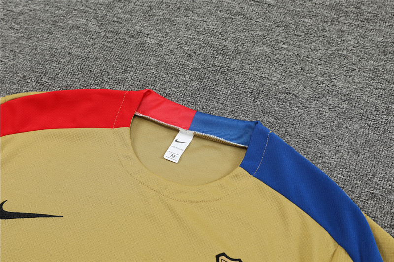 24-25 Barcelona Short Sleeve Training Suit/24-25短袖训练服巴萨金色
