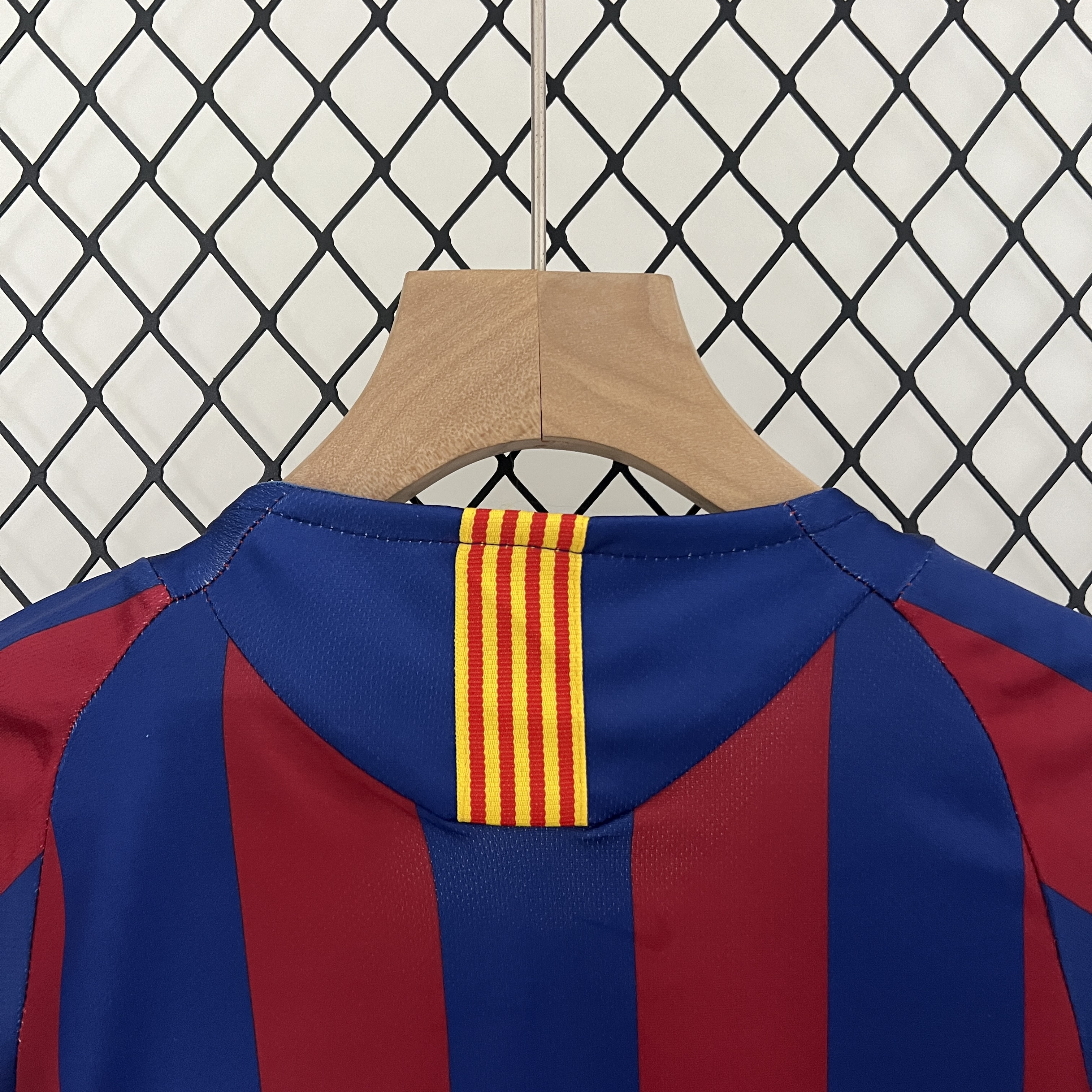 Retro 05-06 Barcelona Home Kids Kit/05-06巴萨主场童装