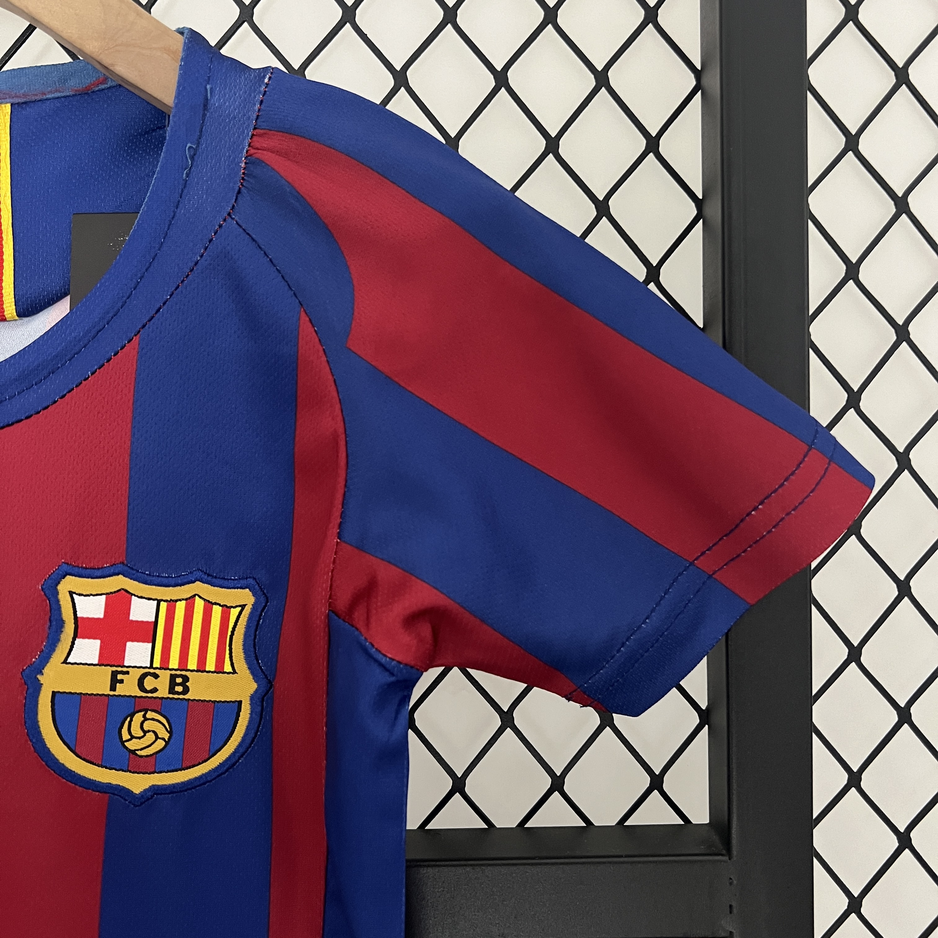 Retro 05-06 Barcelona Home Kids Kit/05-06巴萨主场童装