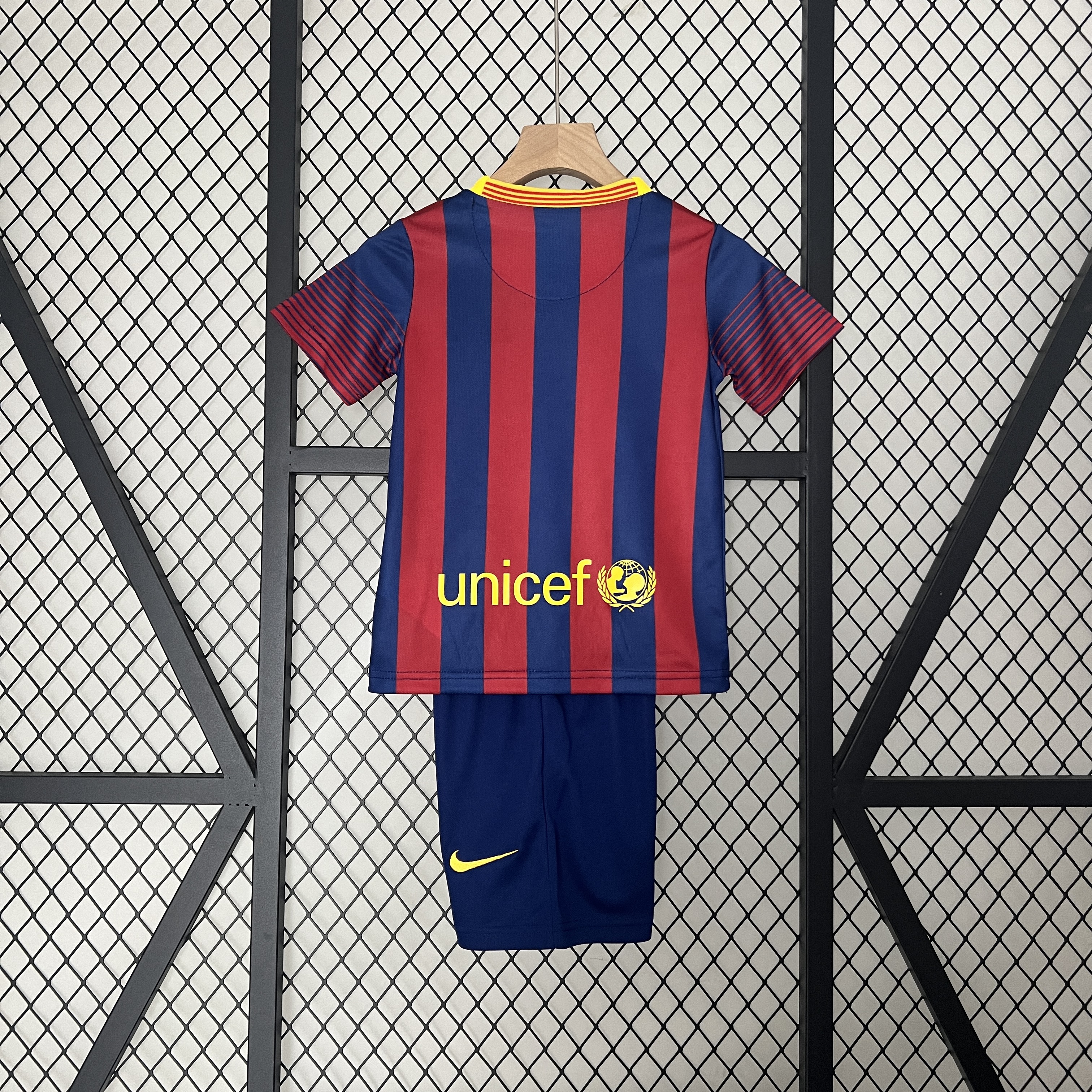 Retro 13-14 Barcelona Home Kids Kit/13-14巴萨主场童装