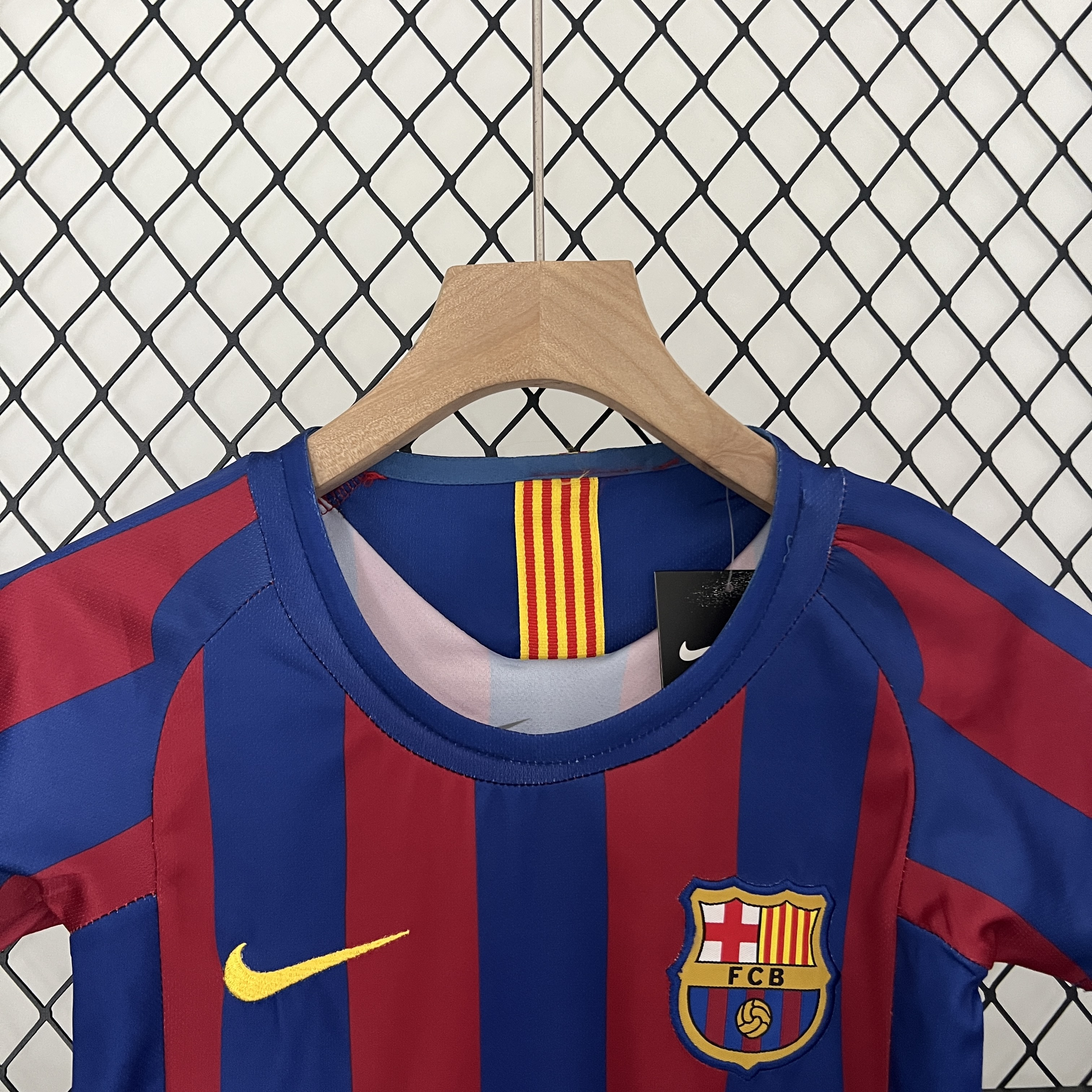 Retro 05-06 Barcelona Home Kids Kit/05-06巴萨主场童装