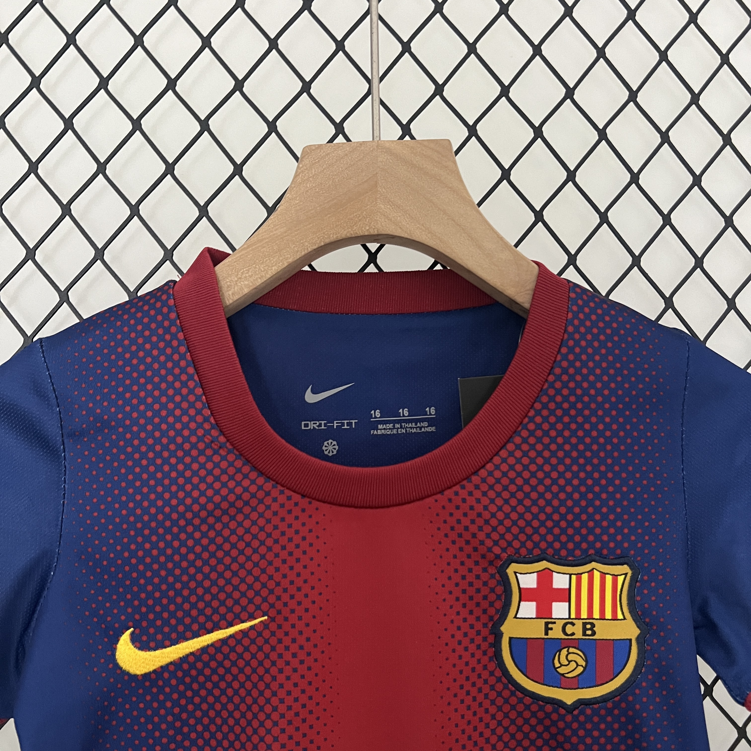 Retro 12-13 Barcelona Home Kids Kit/12-13巴萨主场童装