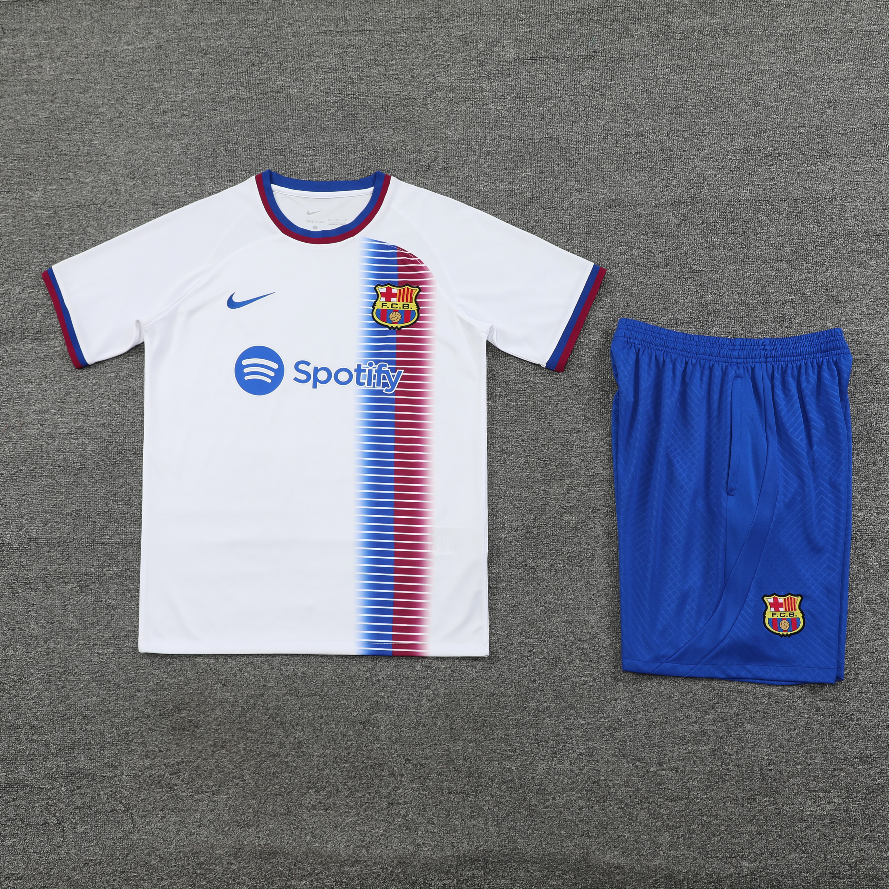 24-25 Barcelona Training Short Sleeve Training Suit/24-25巴萨短袖训练服