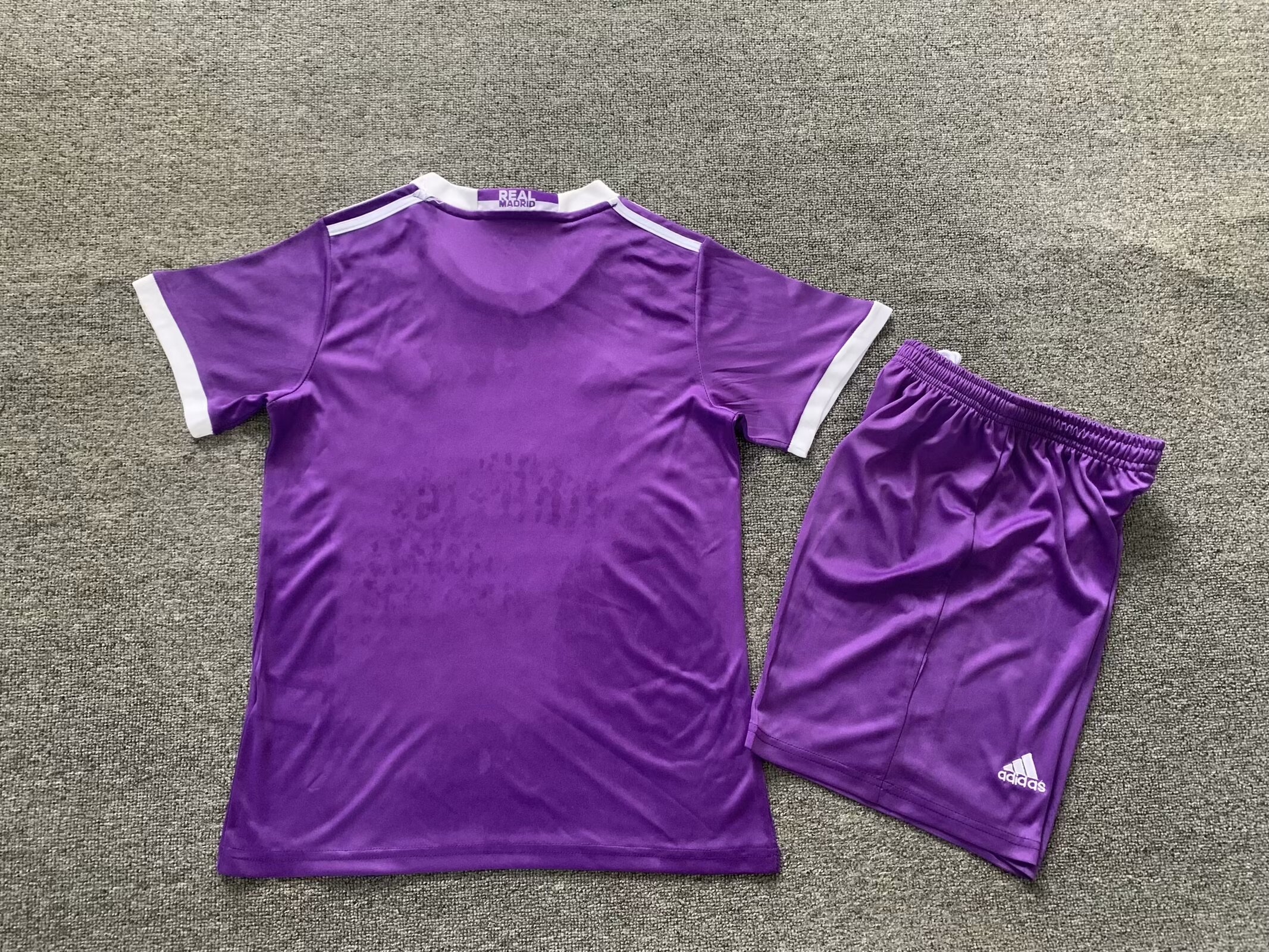 Retro 16-17 Real Madrid Away Kids Kit/ 16-17 皇马客场童装
