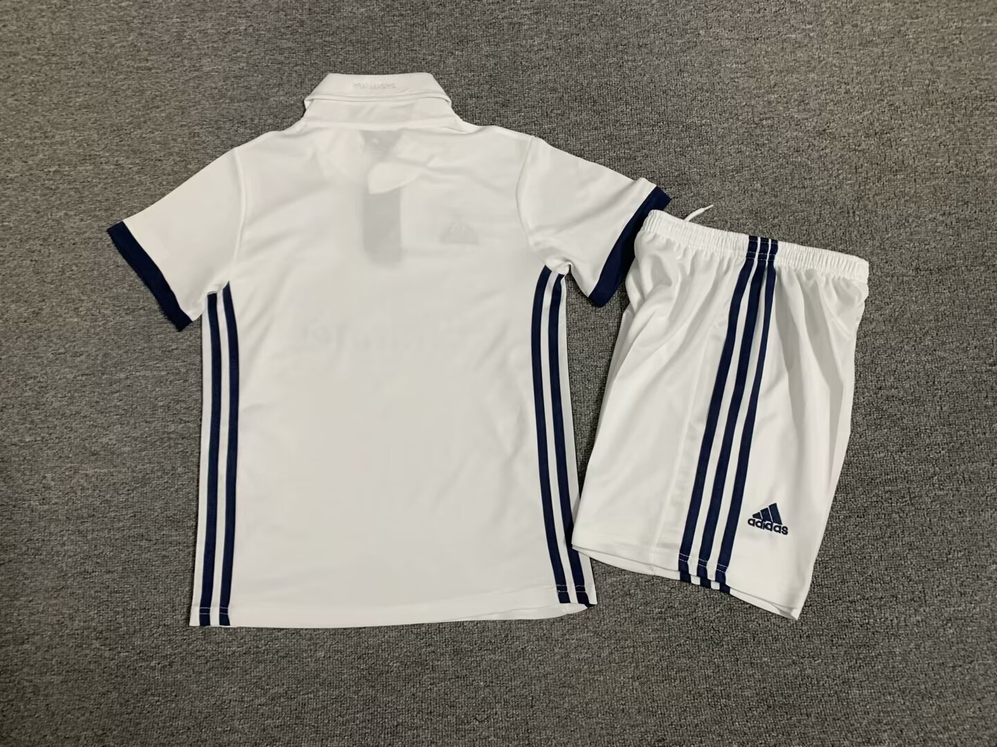 Retro 16-17 Real Madrid Home Kids Kit/ 16-17 皇马主场童装
