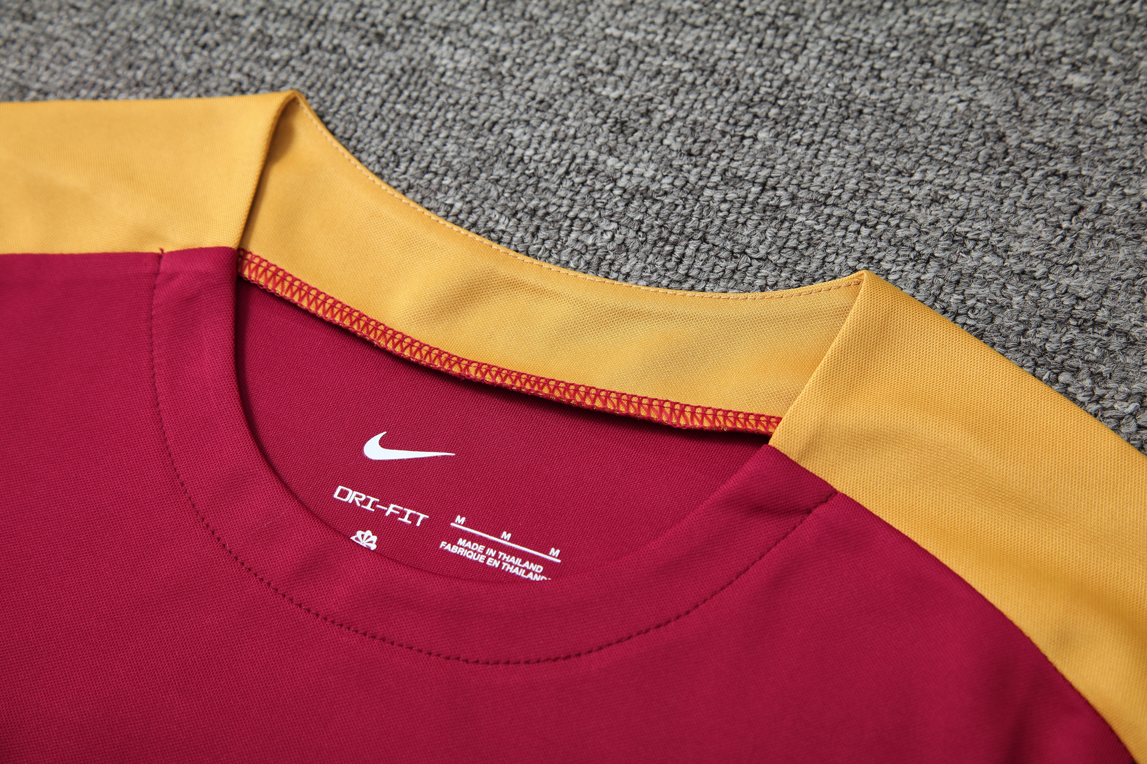 24-25 Barcelona Training Short Sleeve Training Suit/24-25巴萨短袖训练服