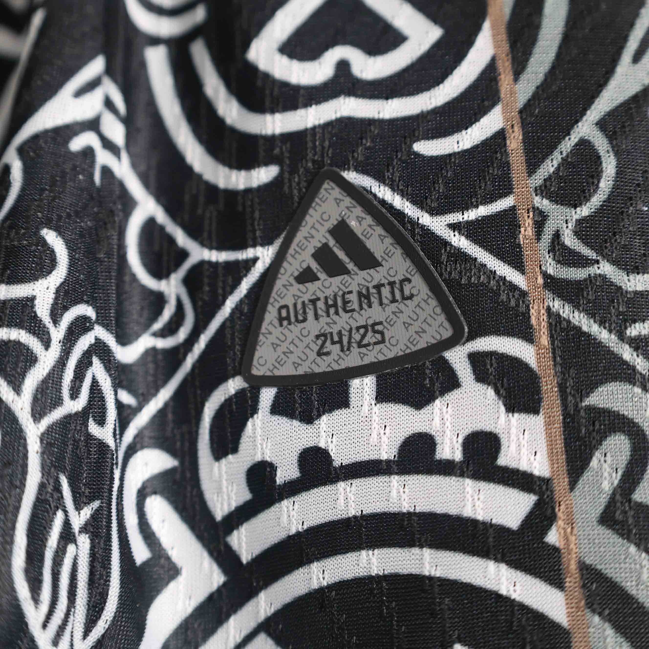 24-25 Real Madrid Black Special Player Jersey/ 24-25 皇马黑色特别球员版
