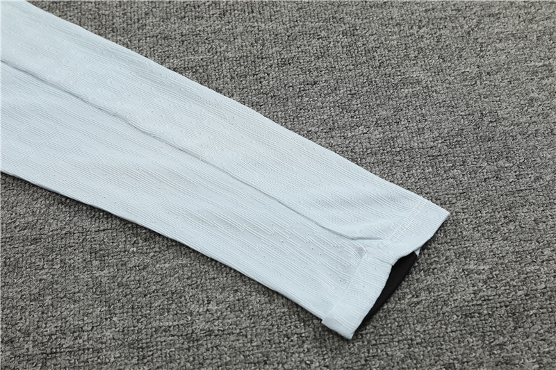 24-25 Barcelona grey Player Version Training Suit/24-25巴萨半拉训练服,球员版