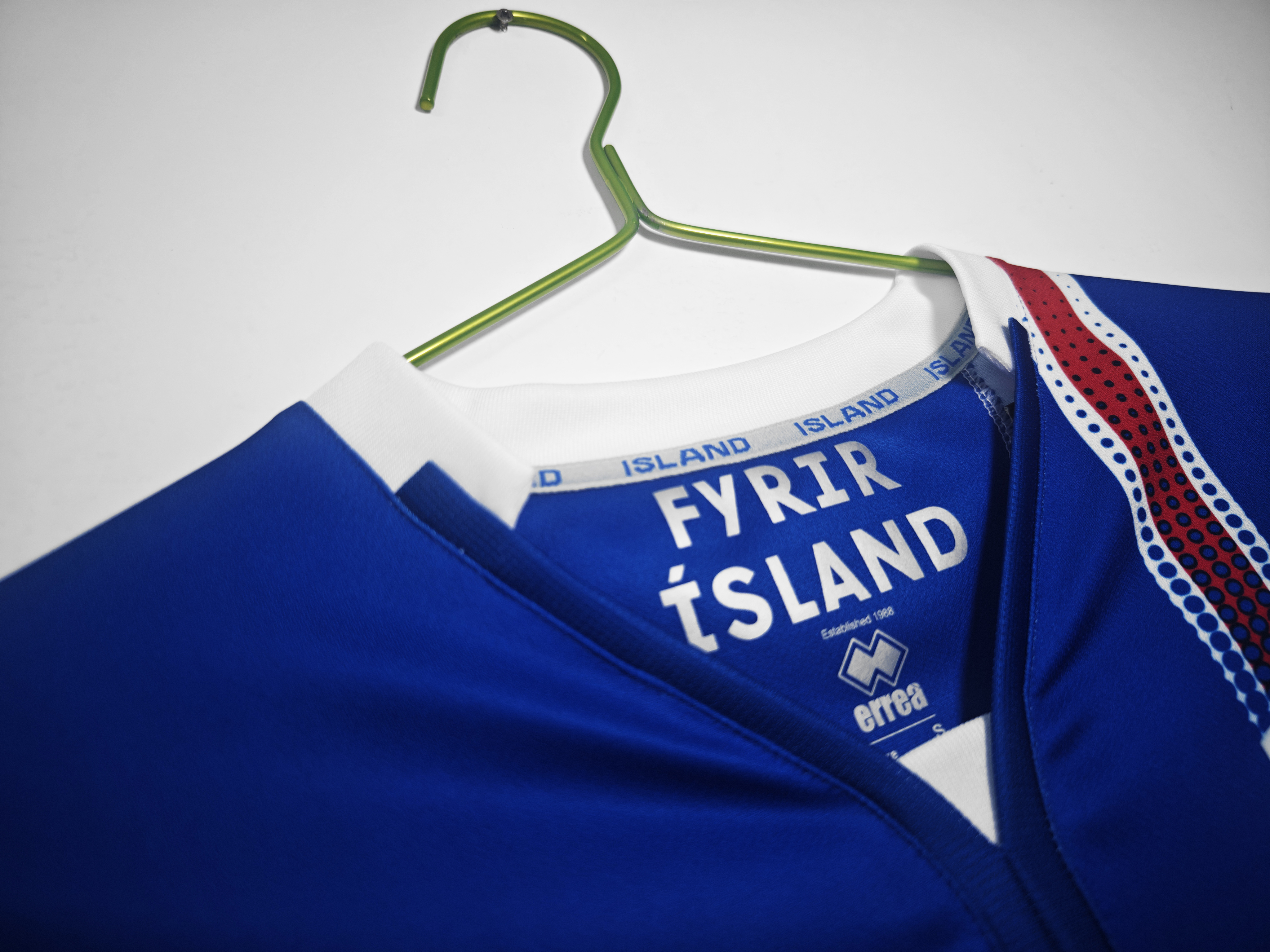 16-17 Iceland Home Retro Jersey/16-17冰岛主场
