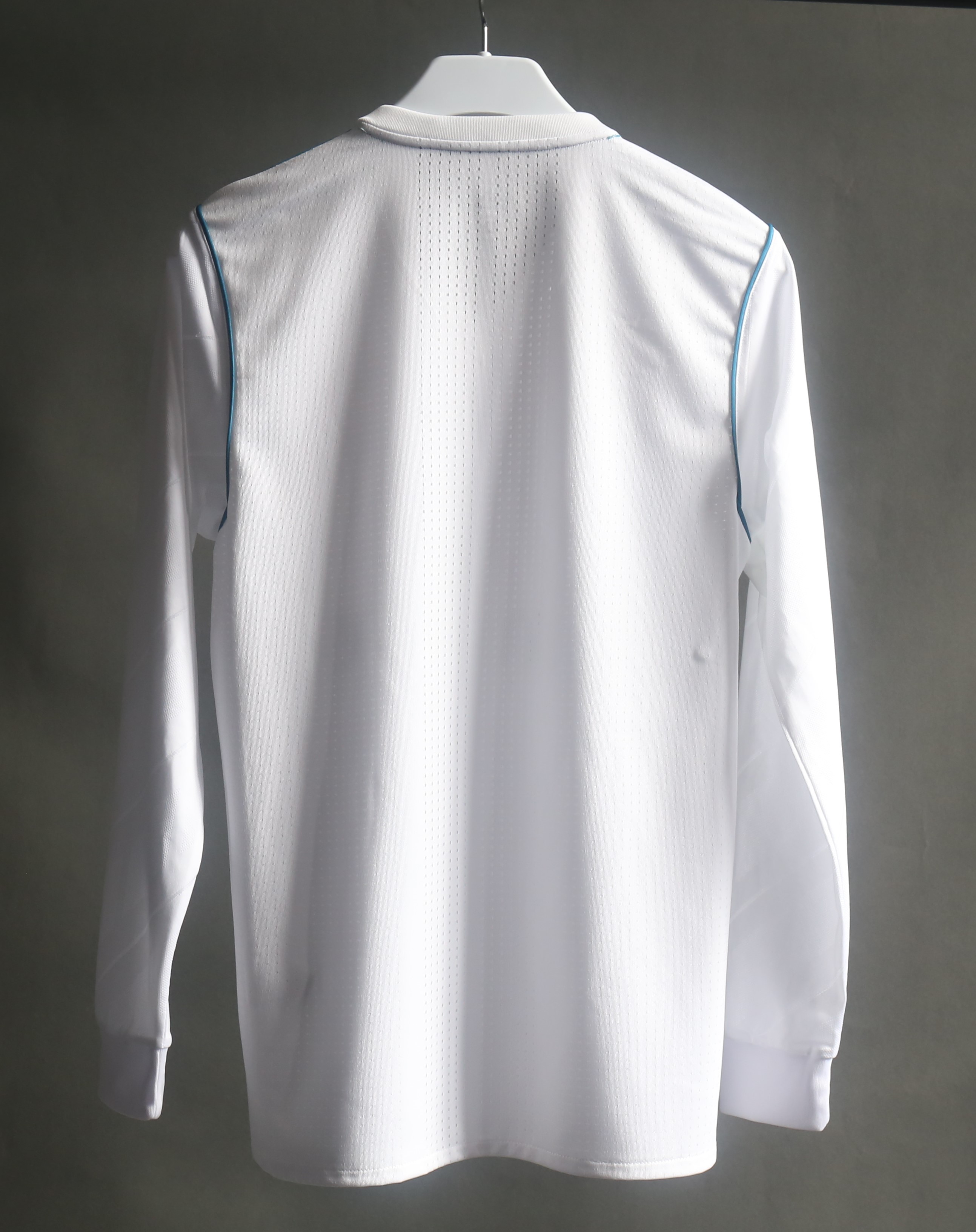 17-18 Real Madrid Home Player Long Sleeve Retro Jersey/ 17-18 皇马主场复古球员长袖