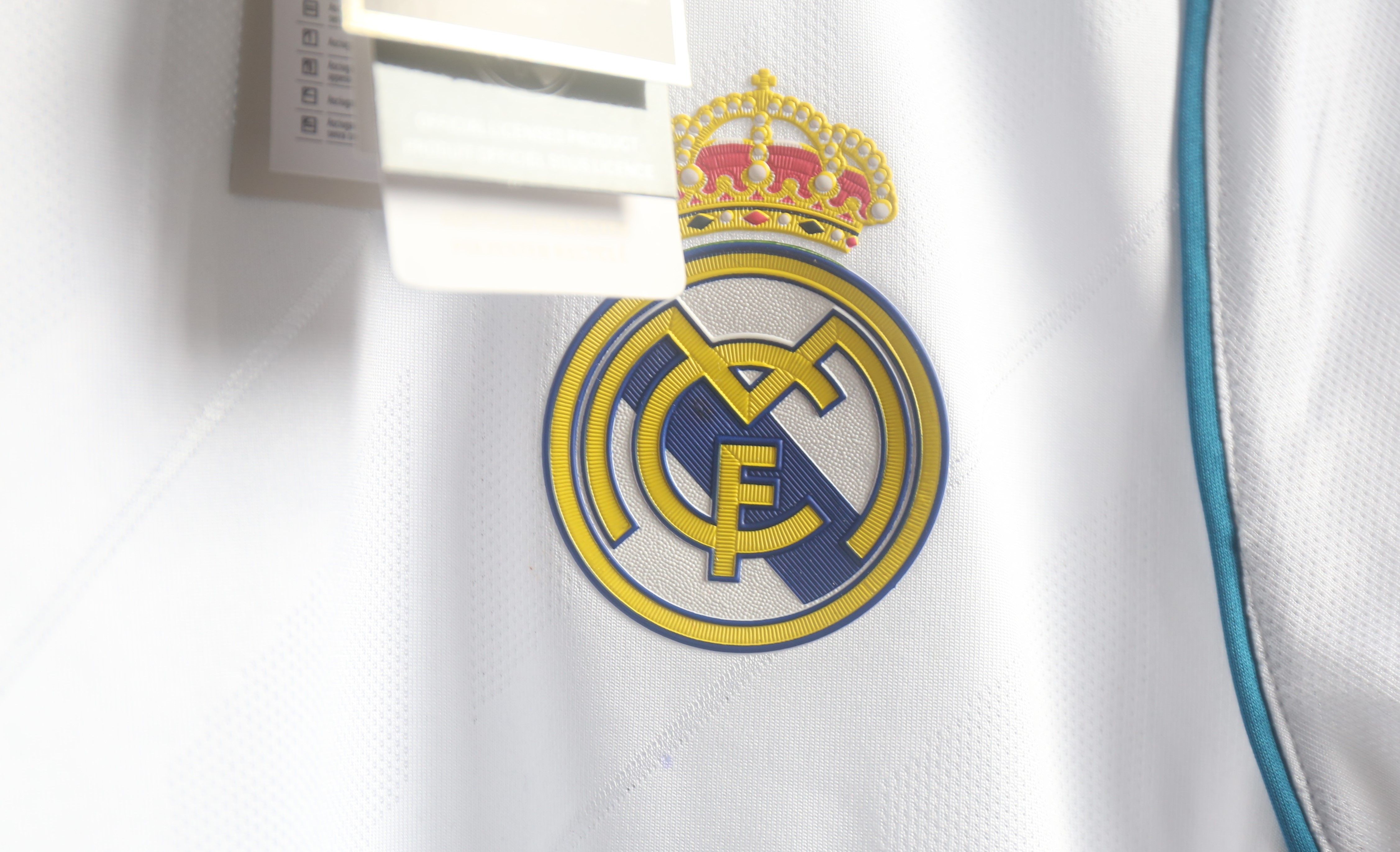 17-18 Real Madrid Home Player Long Sleeve Retro Jersey/ 17-18 皇马主场复古球员长袖