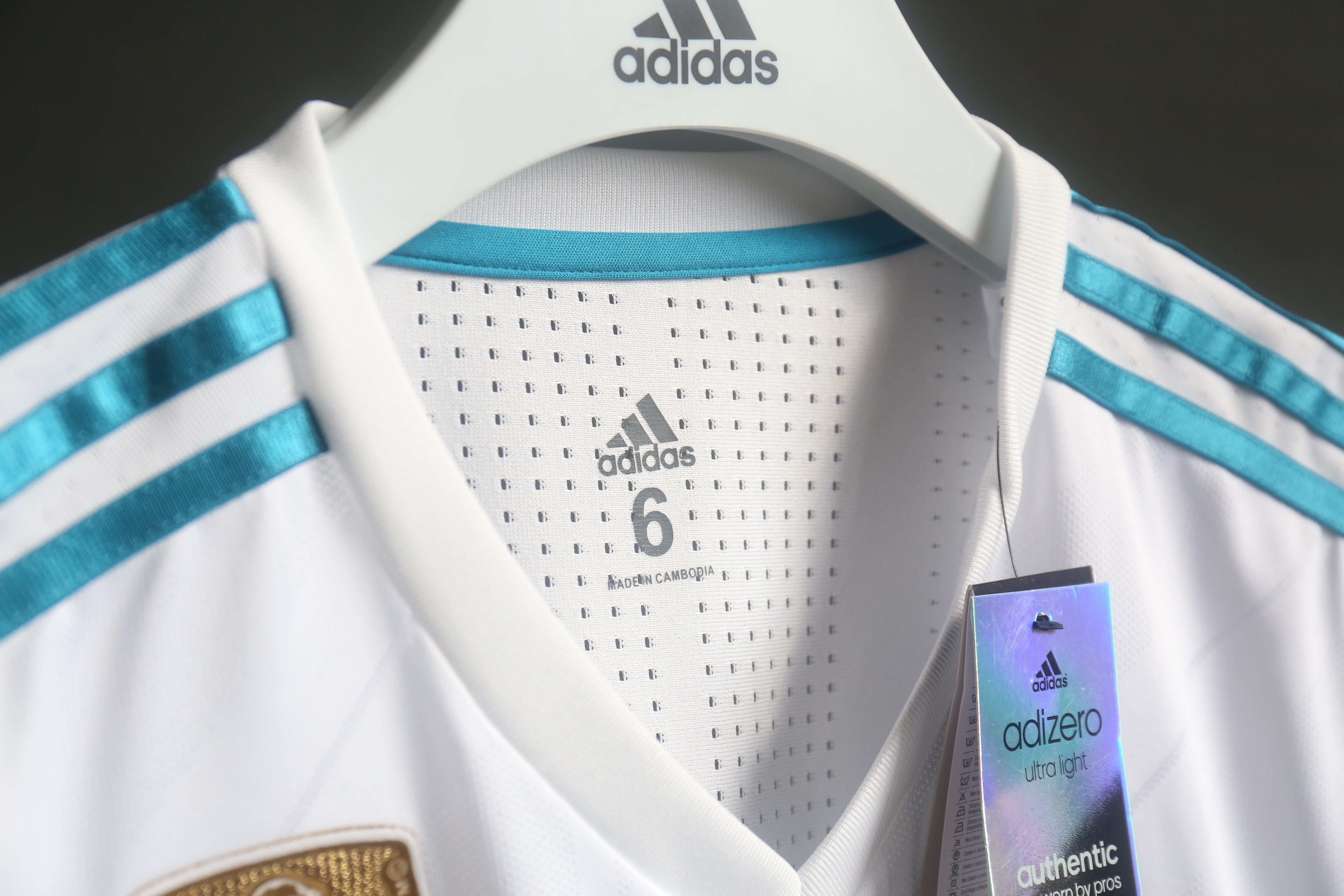 17-18 Real Madrid Home Player Long Sleeve Retro Jersey/ 17-18 皇马主场复古球员长袖