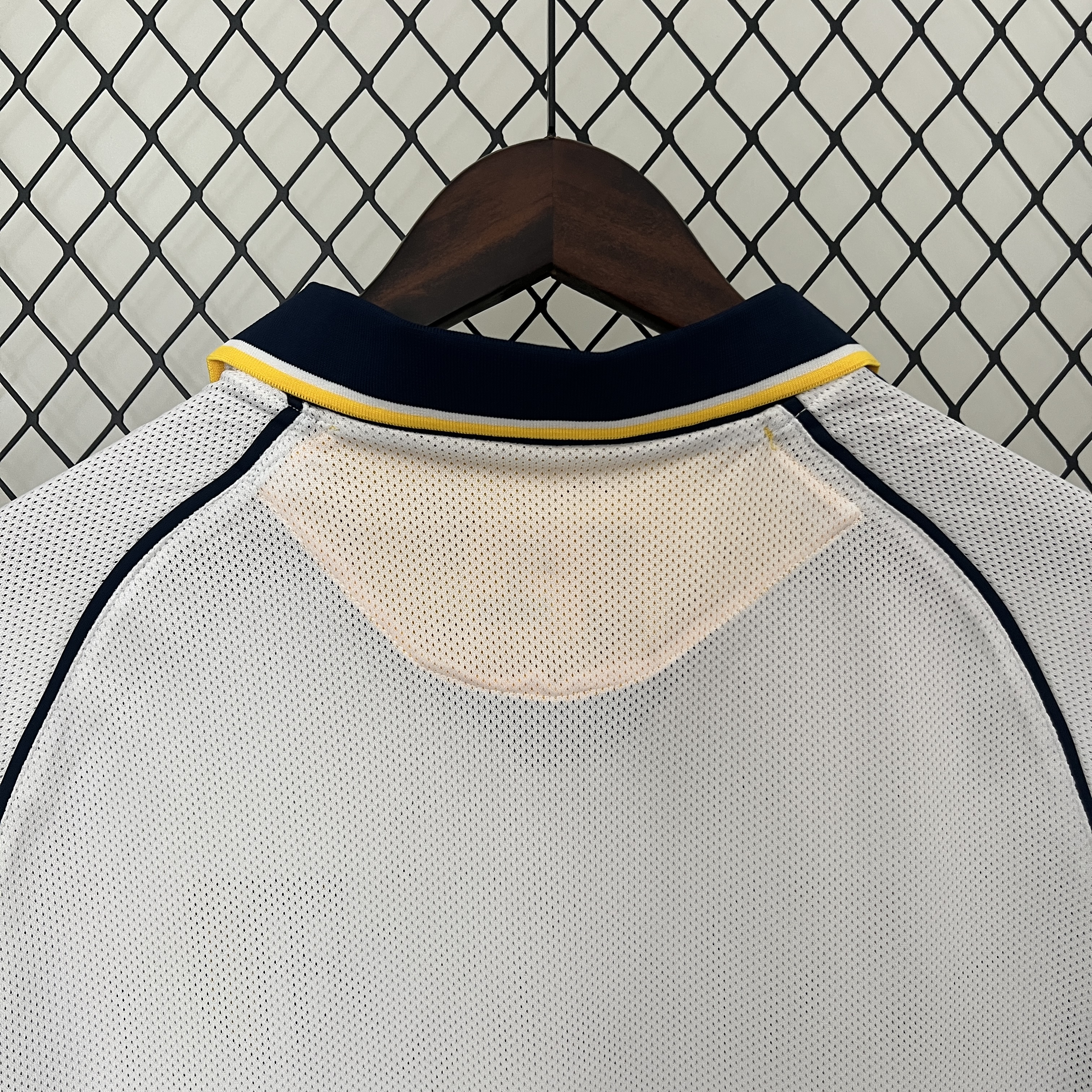 03-04 Parma Away Retro Jersey/ 03-04 帕尔马客场复古