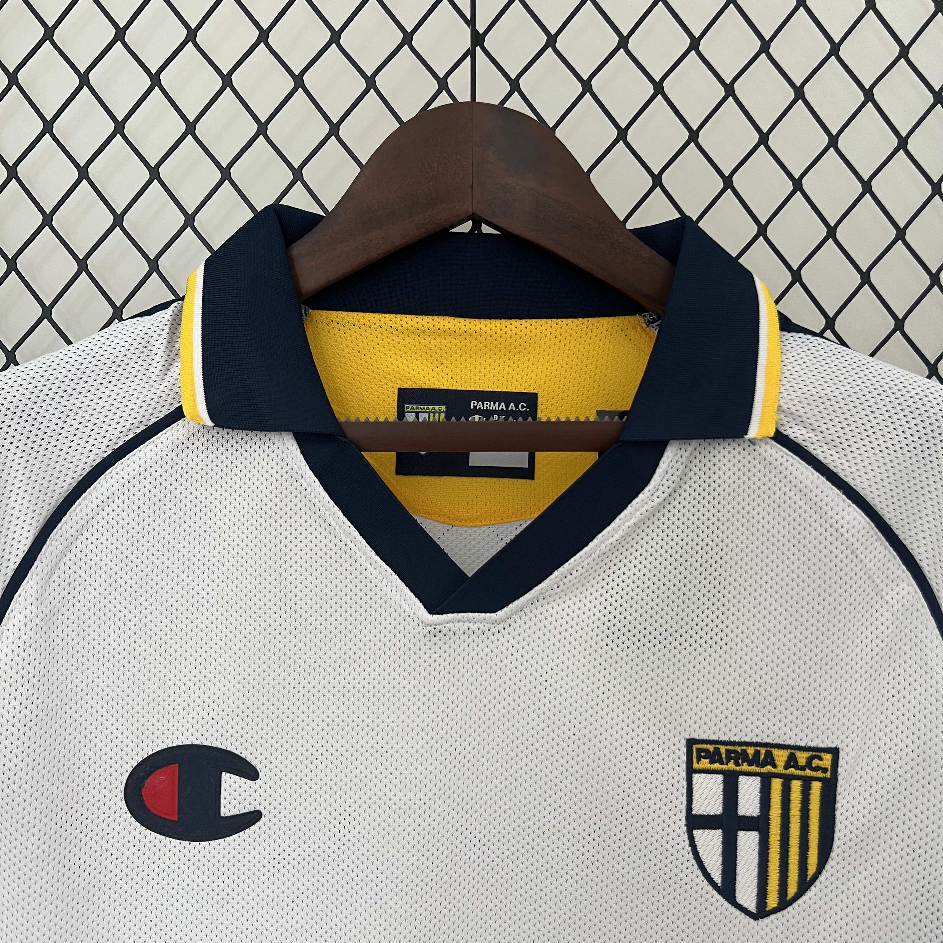 03-04 Parma Away Retro Jersey/ 03-04 帕尔马客场复古