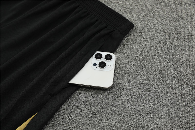 24-25 PSG Black and Gold Short Sleeve Training Suit/ 24-25 PSG 黑金短袖训练服
