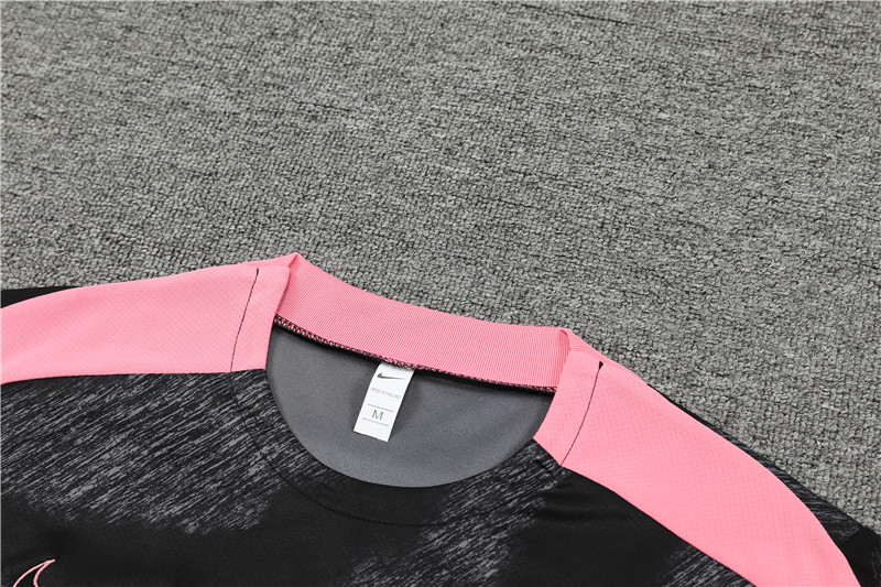 24-25 PSG Black and Pink Short Sleeve Training Suit/ 24-25 PSG 黑粉短袖训练服