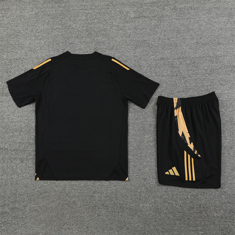 24-25 Real Madrid Black Gold Short Sleeve Training Suit/ 24-25 皇马黑金短袖训练服