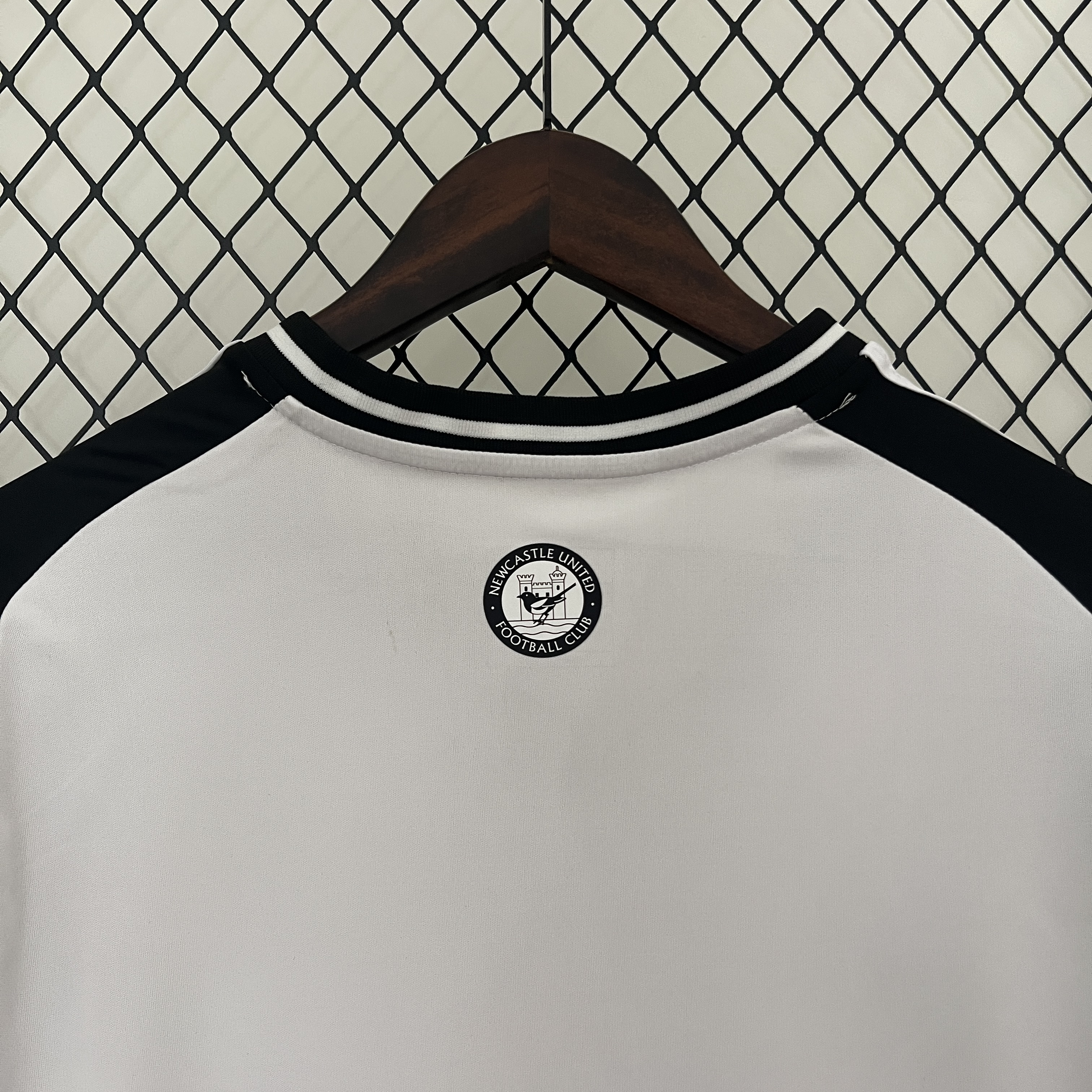 24-25 Newcastle United Home Fans Jersey/ 24-25 纽卡斯尔联主场球迷