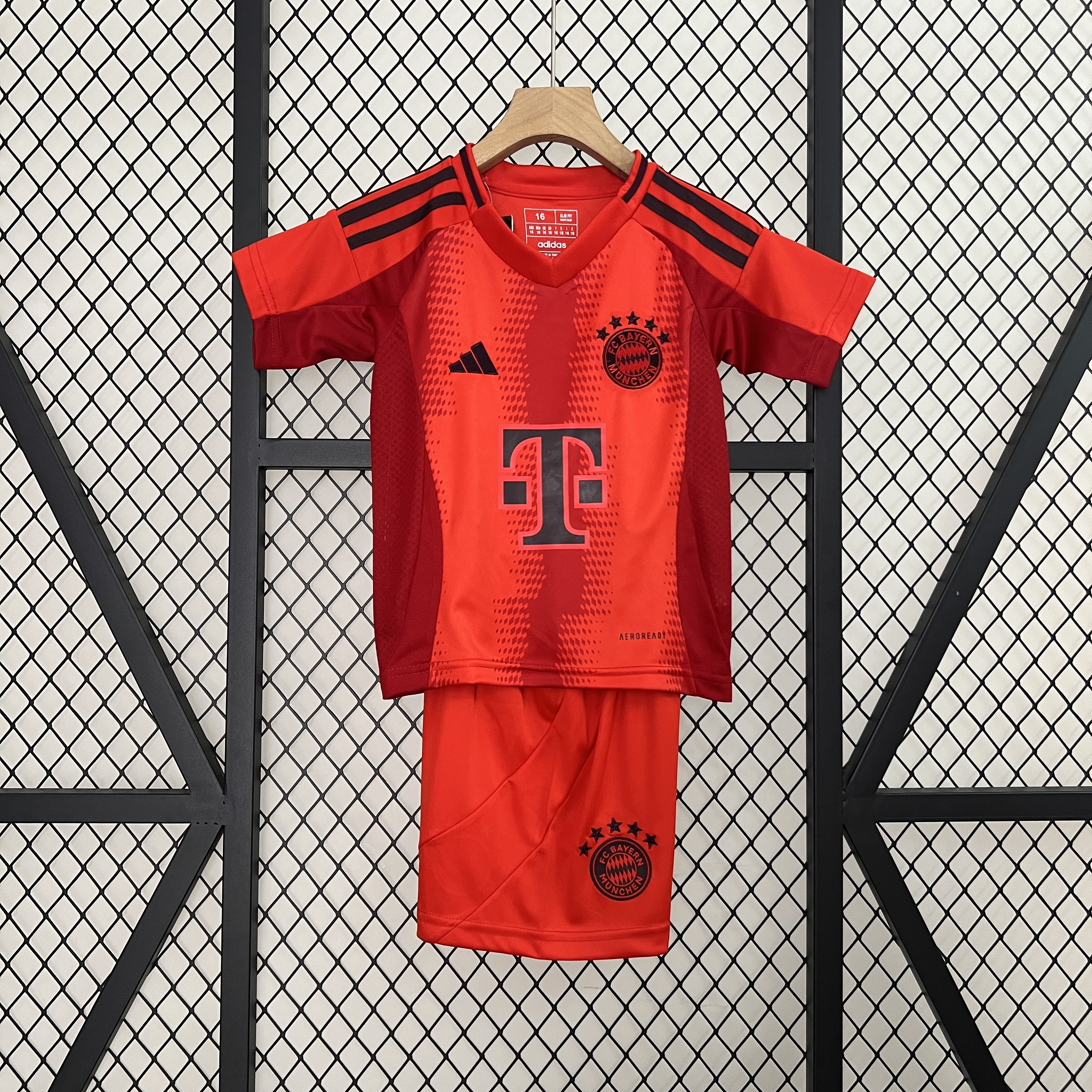 24-25 Bayern Munich Home Kids Kit/ 24-25 拜仁主场童装