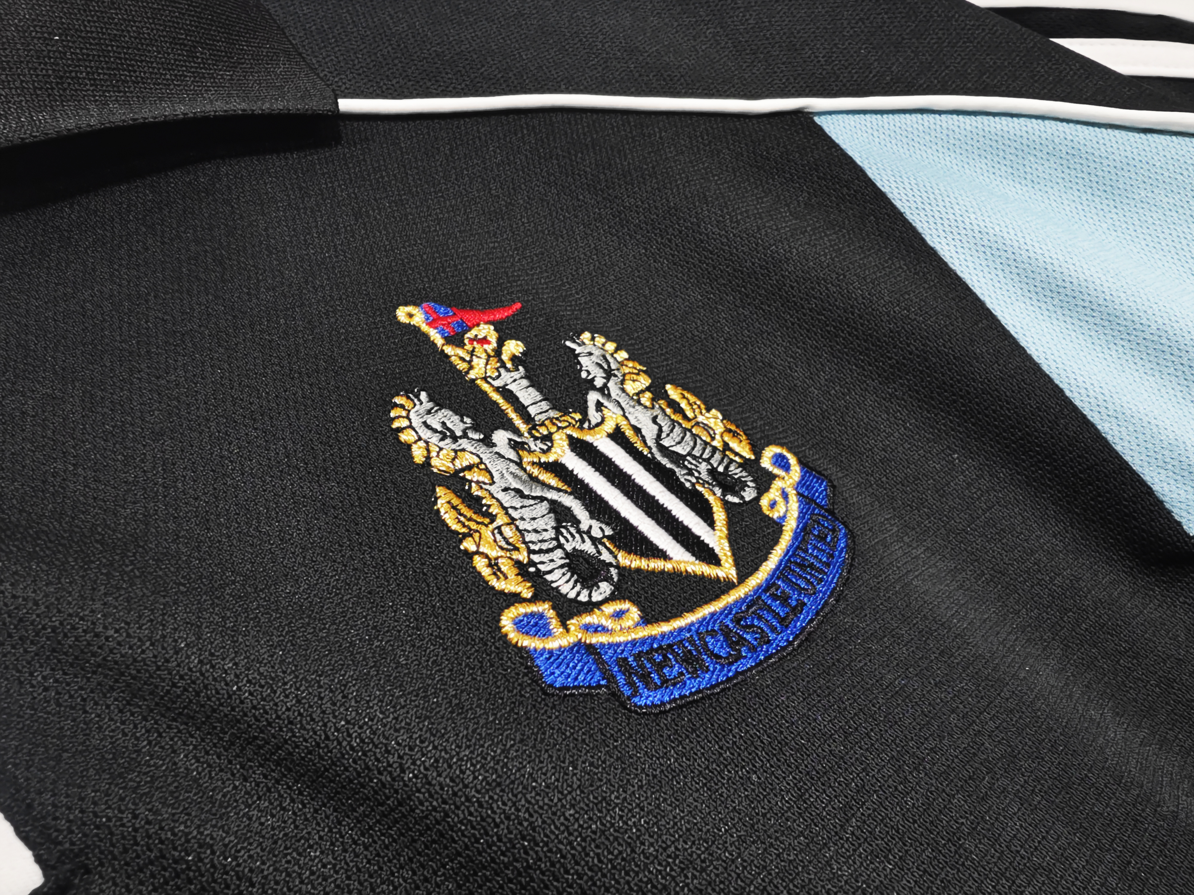 00-01 Newcastle United Away Retro Jersey/ 00-01 纽卡斯尔联客场