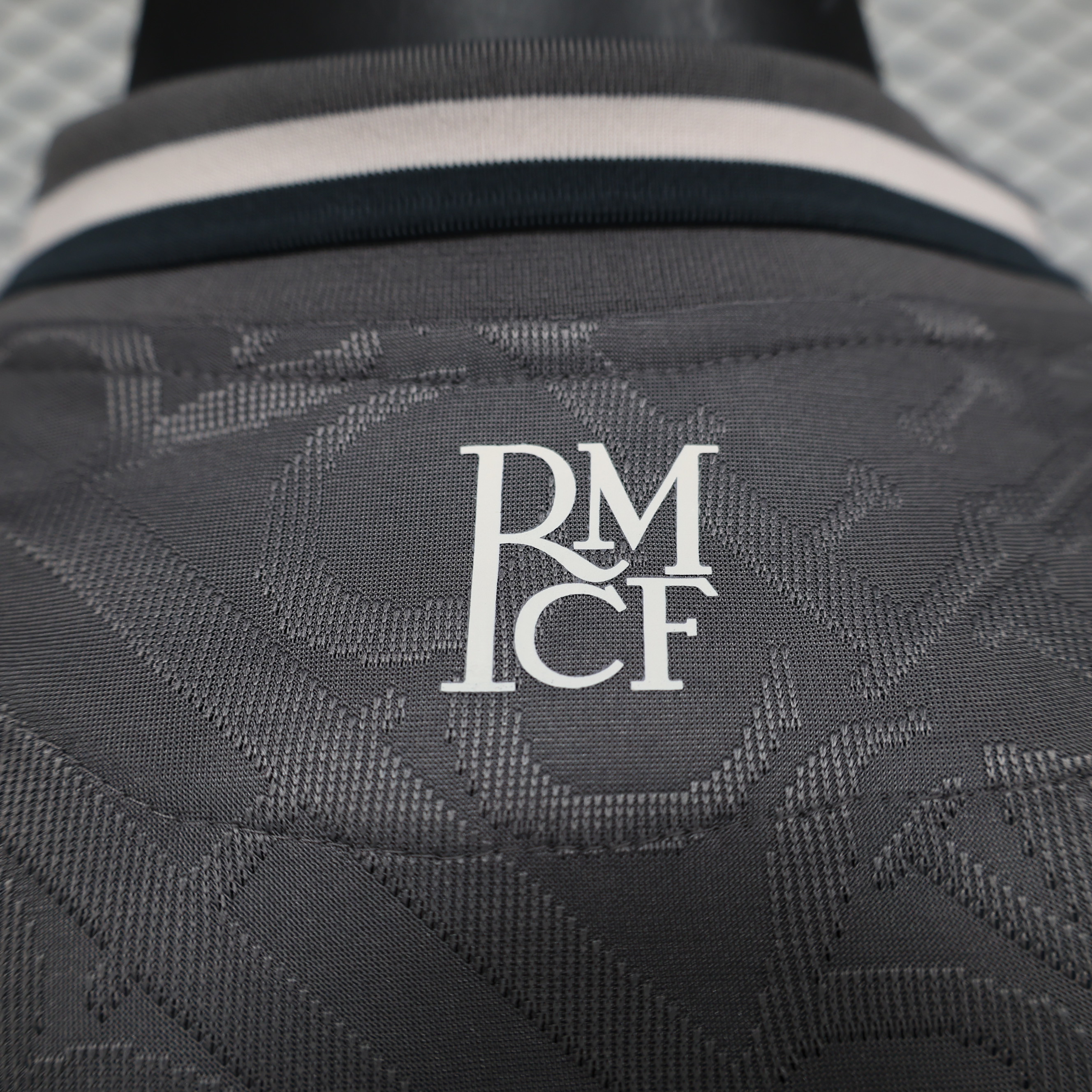 24-25 Real Madrid Third Player Long Sleeve Jersey/24-25皇马第二客场球员版长袖