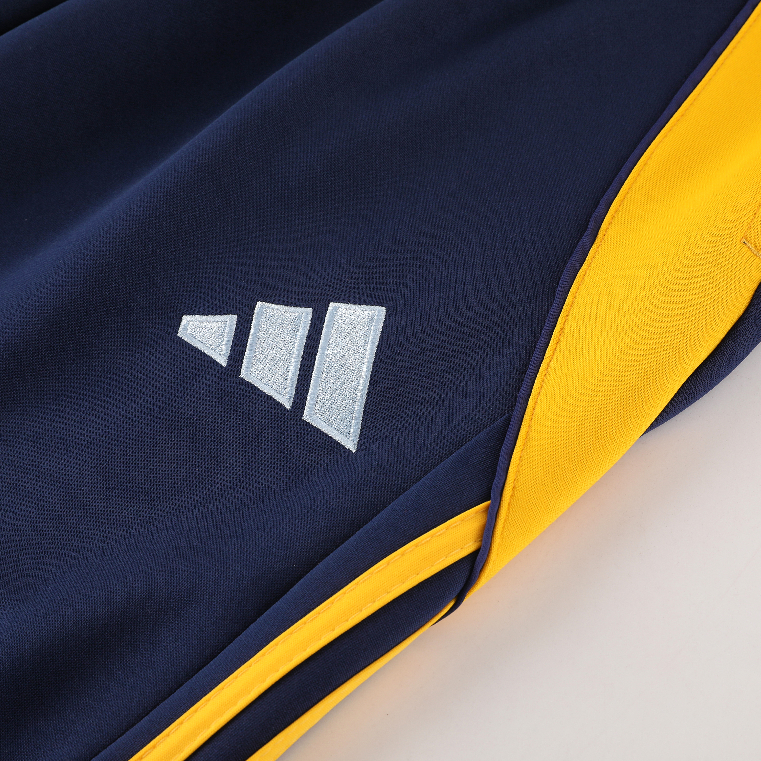 24-25 Real Madrid Light Blue Jacket Tracksuit/ 24-25 皇马浅蓝夹克训练服