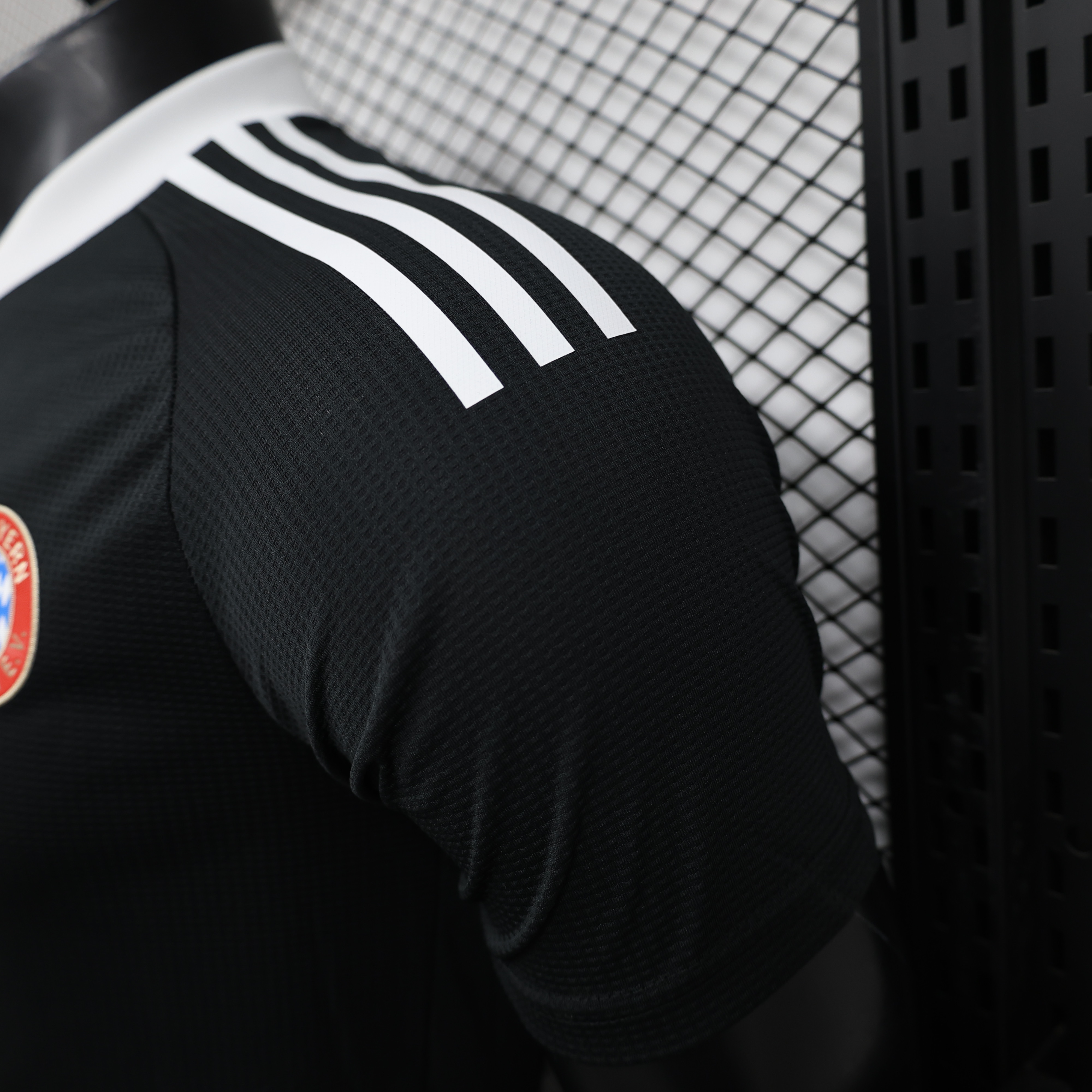 24-25 Bayern Munich Black Goal Keeper Player Jersey/ 24-25 拜仁黑色守门员球员版