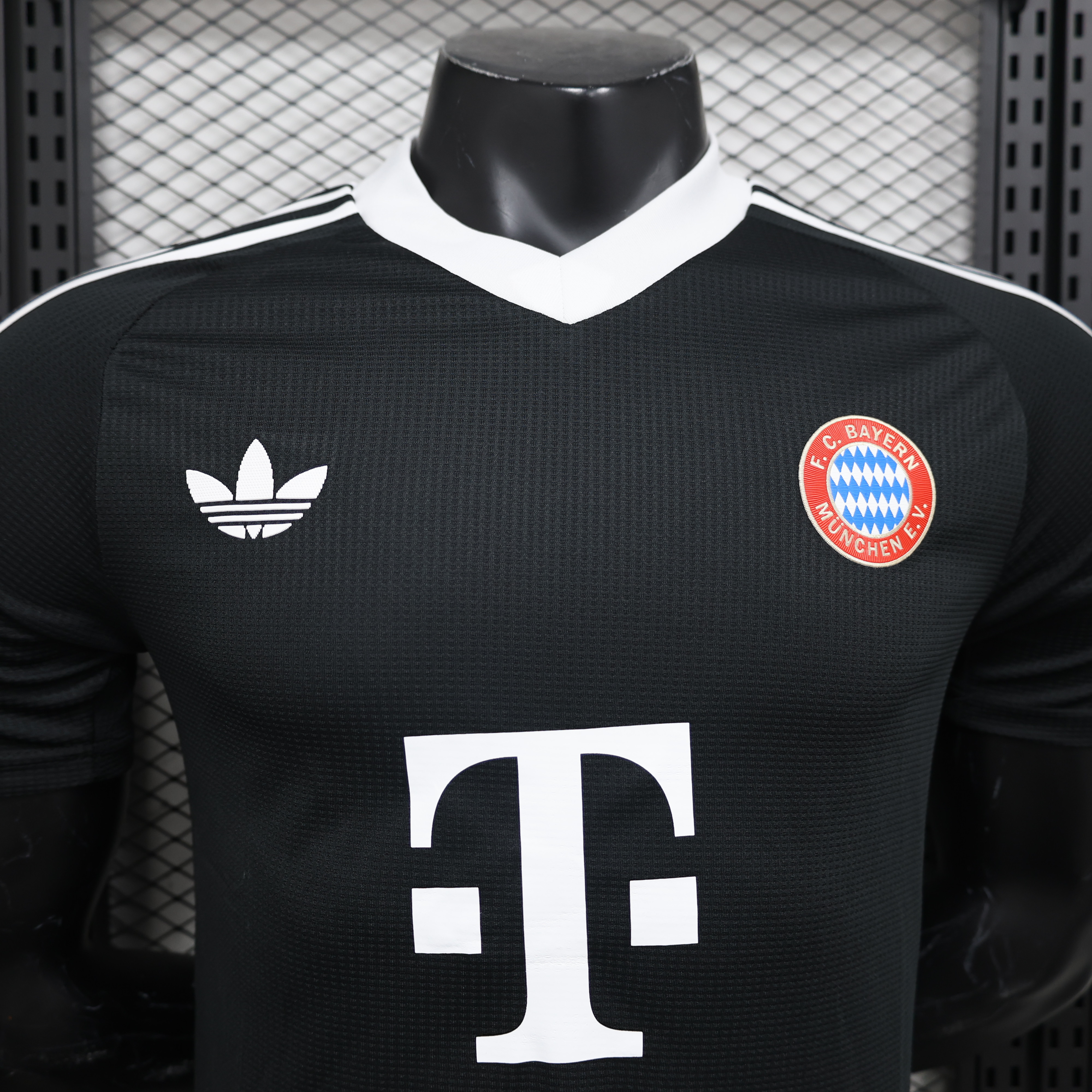 24-25 Bayern Munich Black Goal Keeper Player Jersey/ 24-25 拜仁黑色守门员球员版