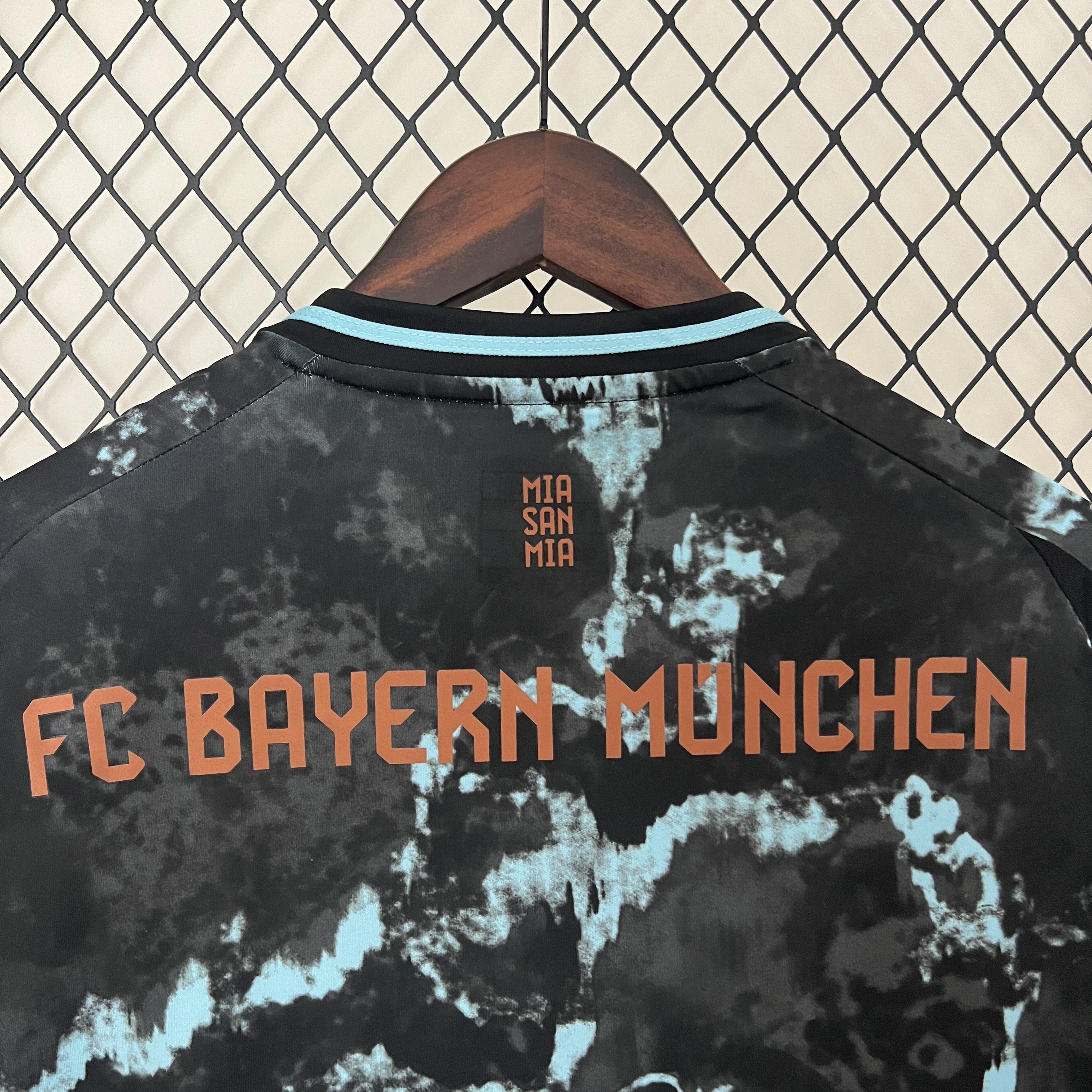 24-25 Bayern Munich Away Fans Jersey/ 24-25 拜仁客场球迷版