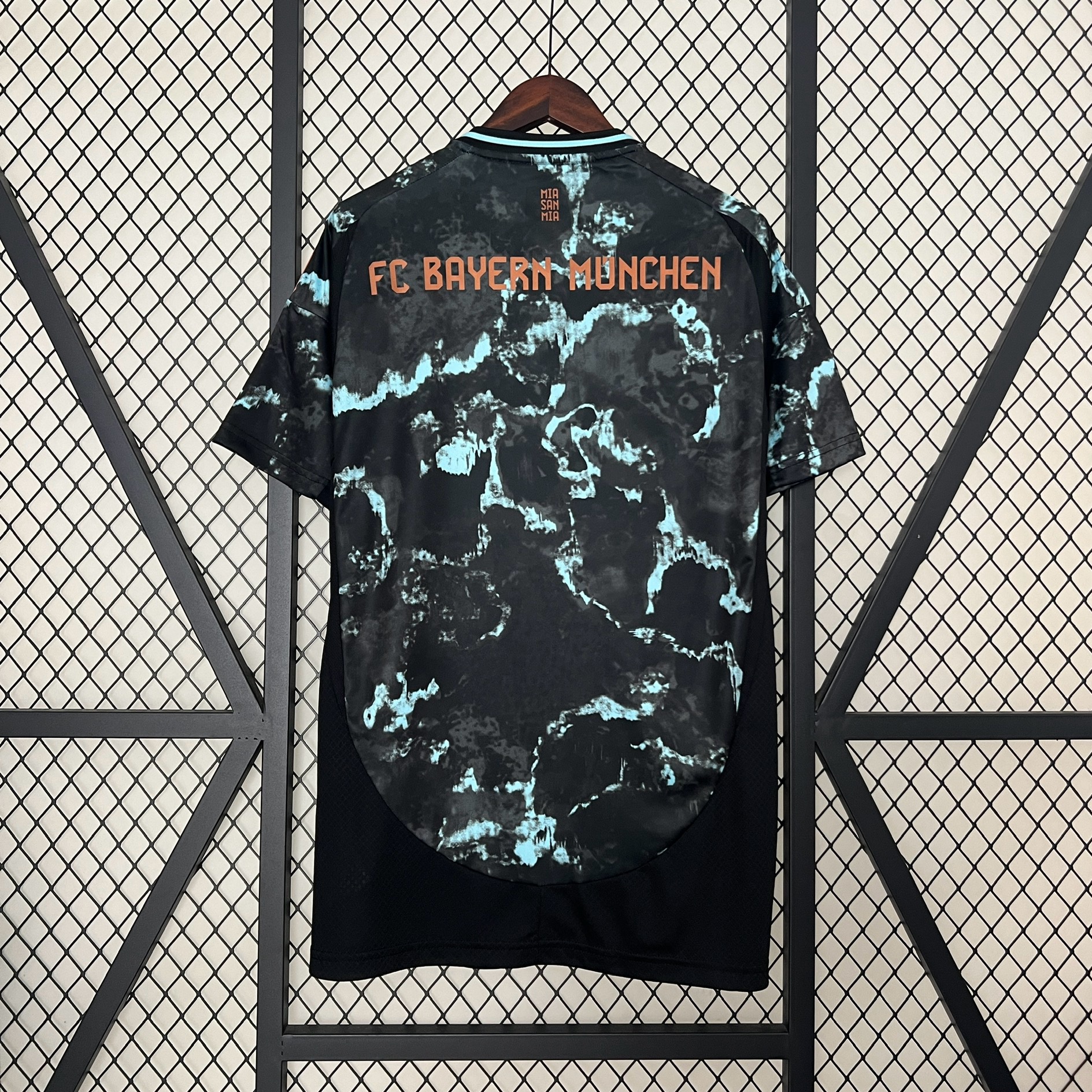 24-25 Bayern Munich Away Fans Jersey/ 24-25 拜仁客场球迷版