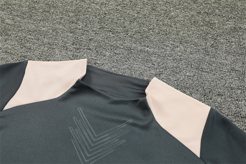 24-25 Real Madrid Player Version Training Suit/24-25皇马半拉训练服,球员版