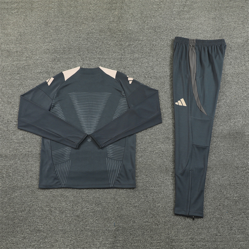 24-25 Real Madrid Player Version Training Suit/24-25皇马半拉训练服,球员版