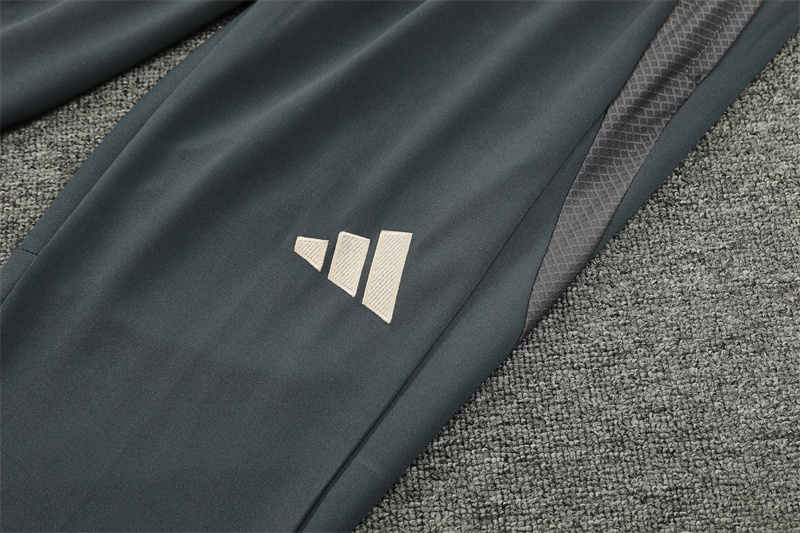 24-25 Real Madrid Player Version Training Suit/24-25皇马半拉训练服,球员版