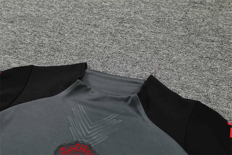 24-25 Manchester United Grey Player Version Training Suit/24-25曼联半拉训练服,球员版