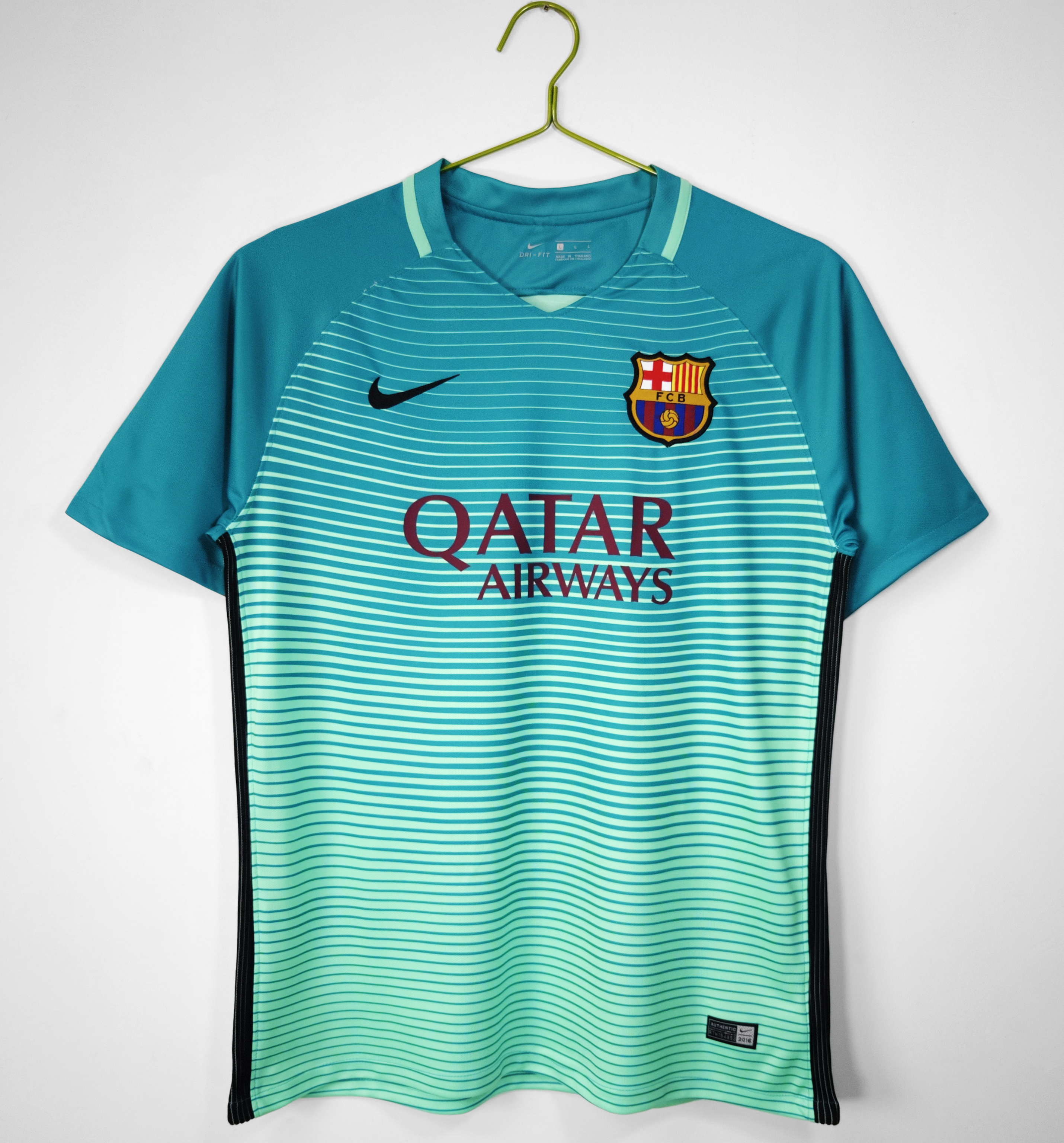 16-17 Barcelona Third Retro Jersey/16-17 巴萨第二客场球衣