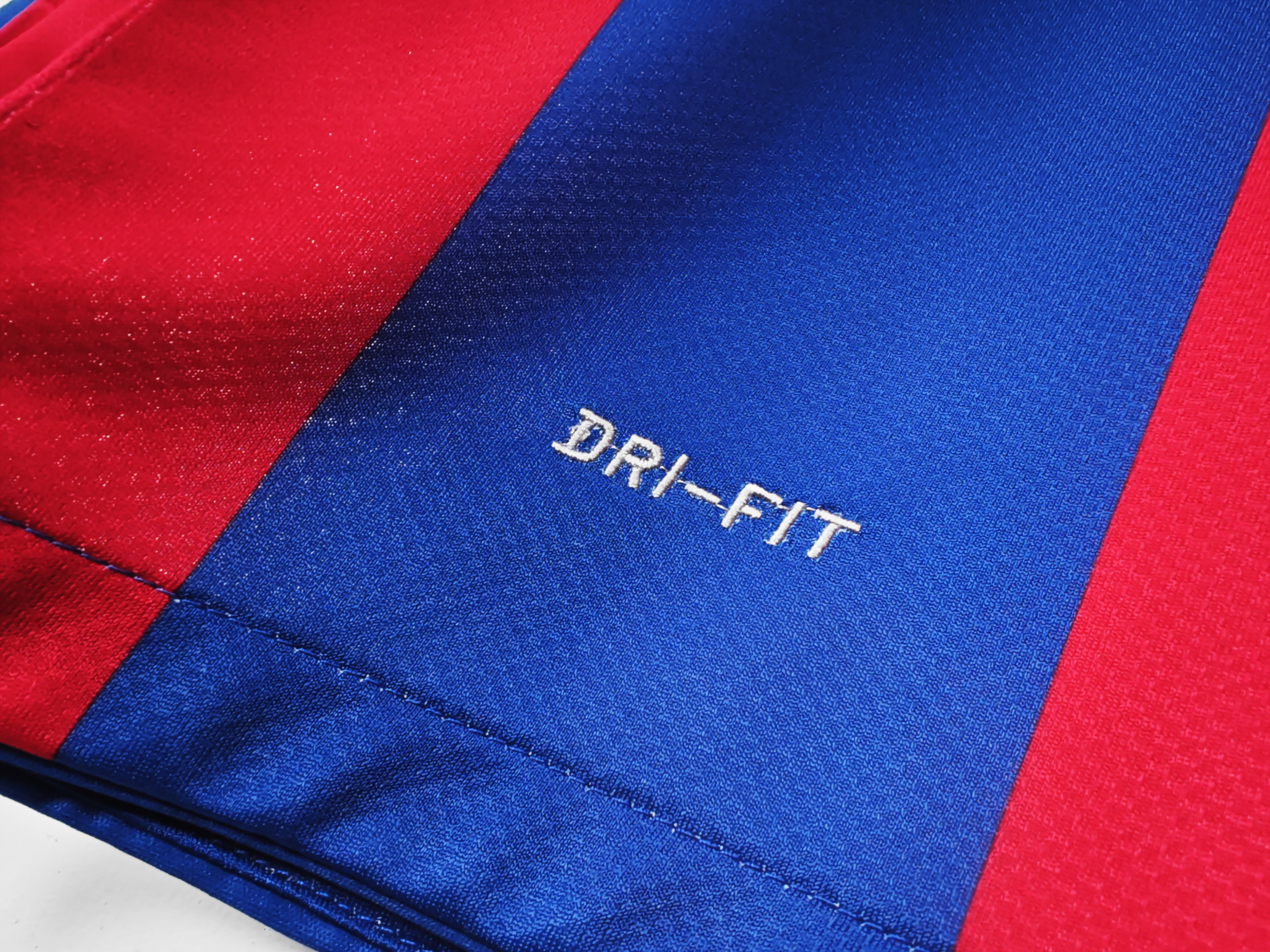 10-11 Barcelona Champions League Home Long Sleeve Retro Jersey/10-11巴萨主场长袖,欧冠版