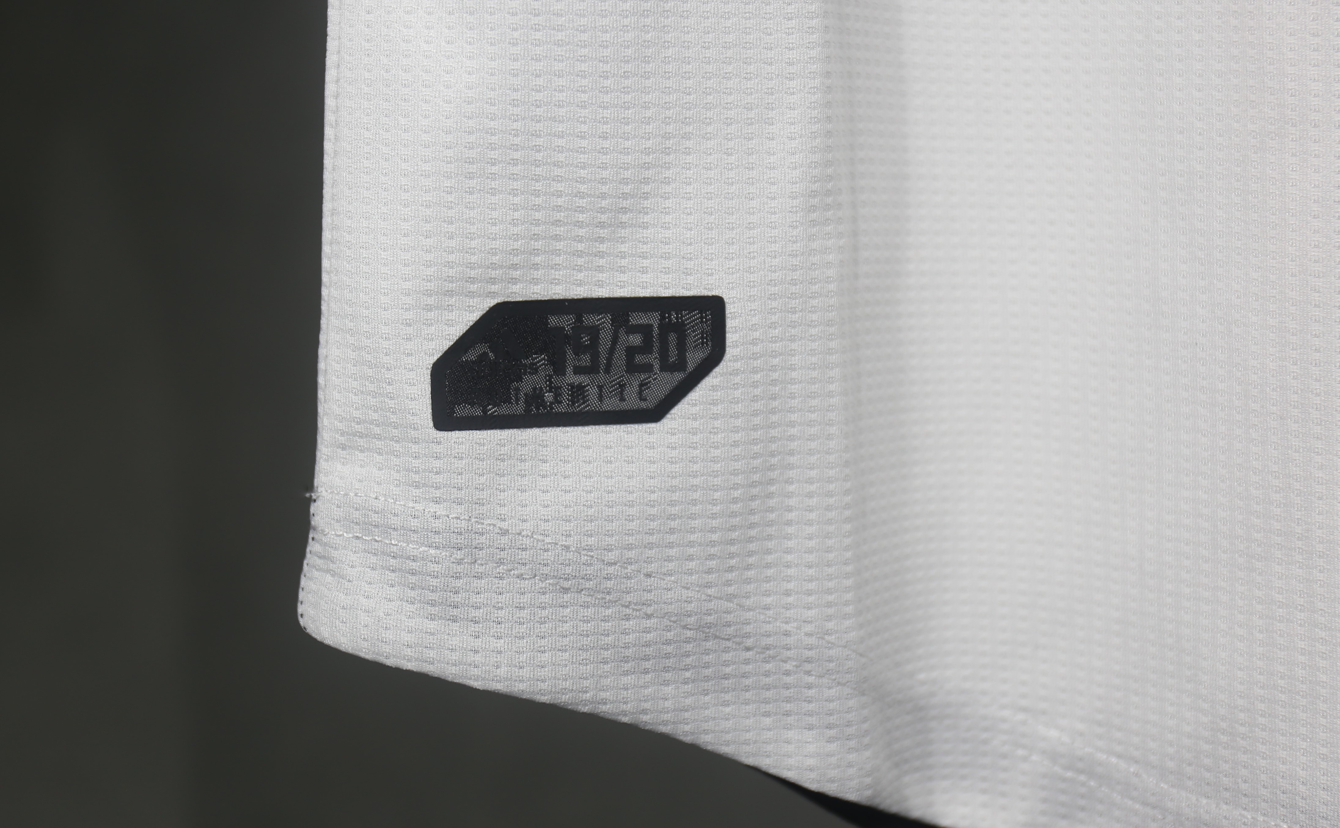 19-20 Juventus Home Retro Long Sleeve Player Jersey/19-20 尤文主场复古球员长袖