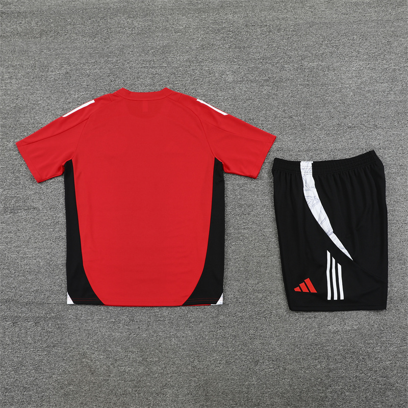 24-25 Manchester United Red Short Sleeve Training Suit/ 24-25 曼联红色短袖训练服
