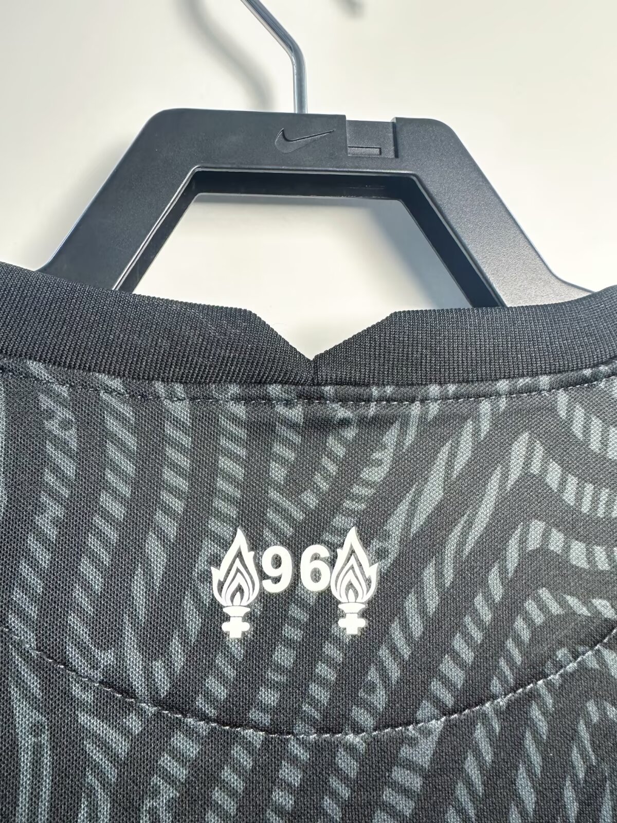 20-21 Liverpool goalkeeper Retro Jersey/20-21利物浦黑色守门员